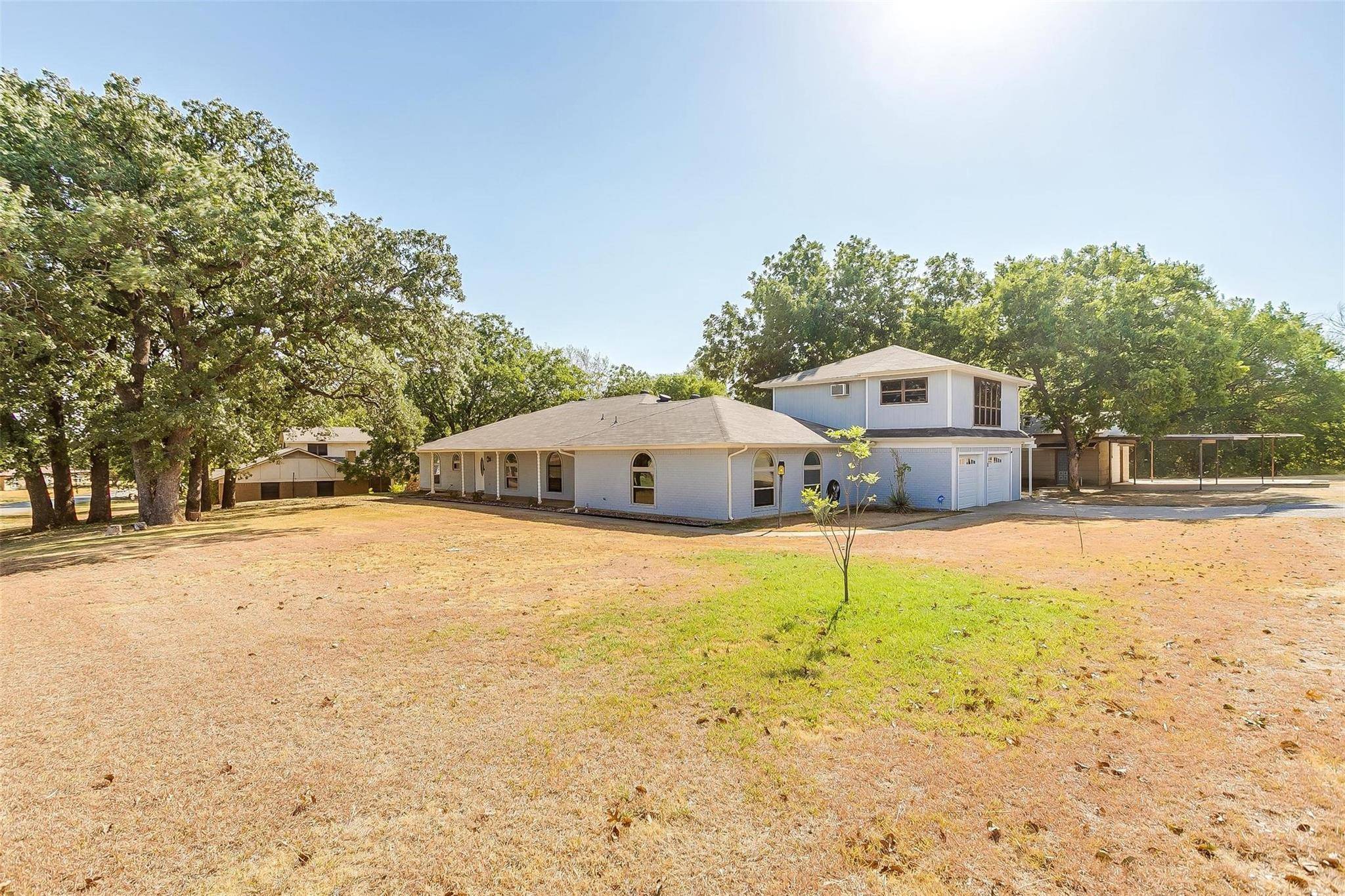 Joshua, TX 76058,402 Country Club Drive