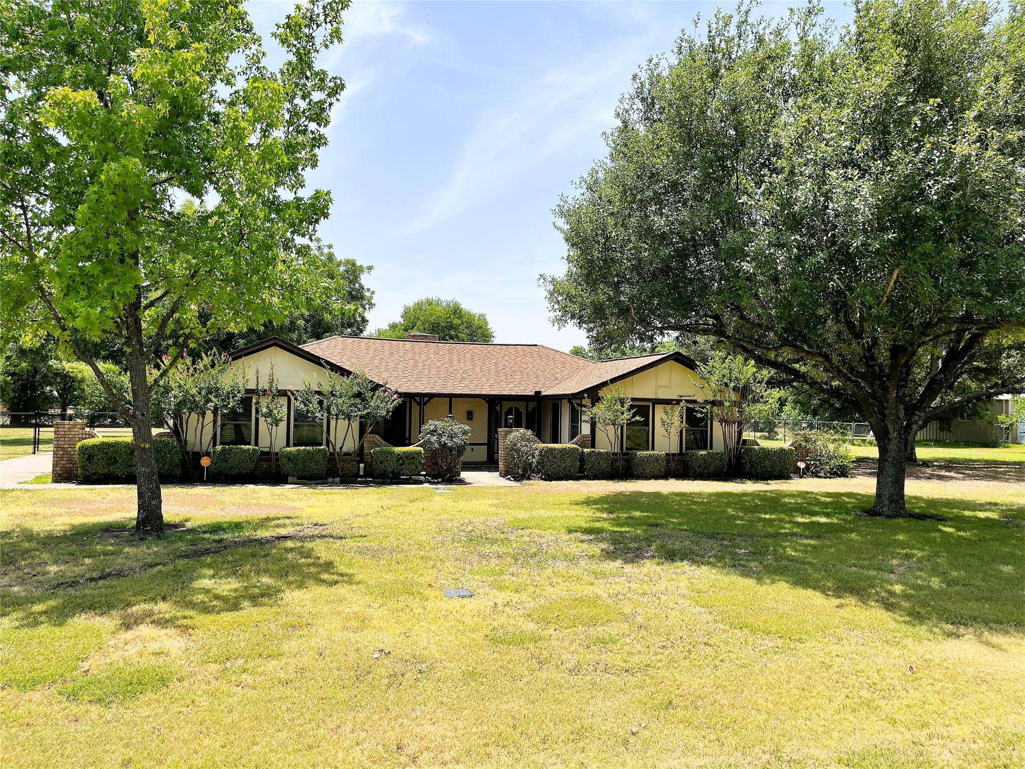 Oak Leaf, TX 75154,116 Hackberry Street