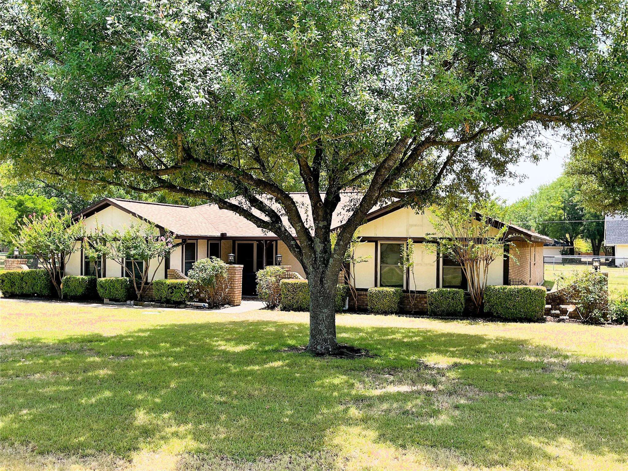 Oak Leaf, TX 75154,116 Hackberry Street