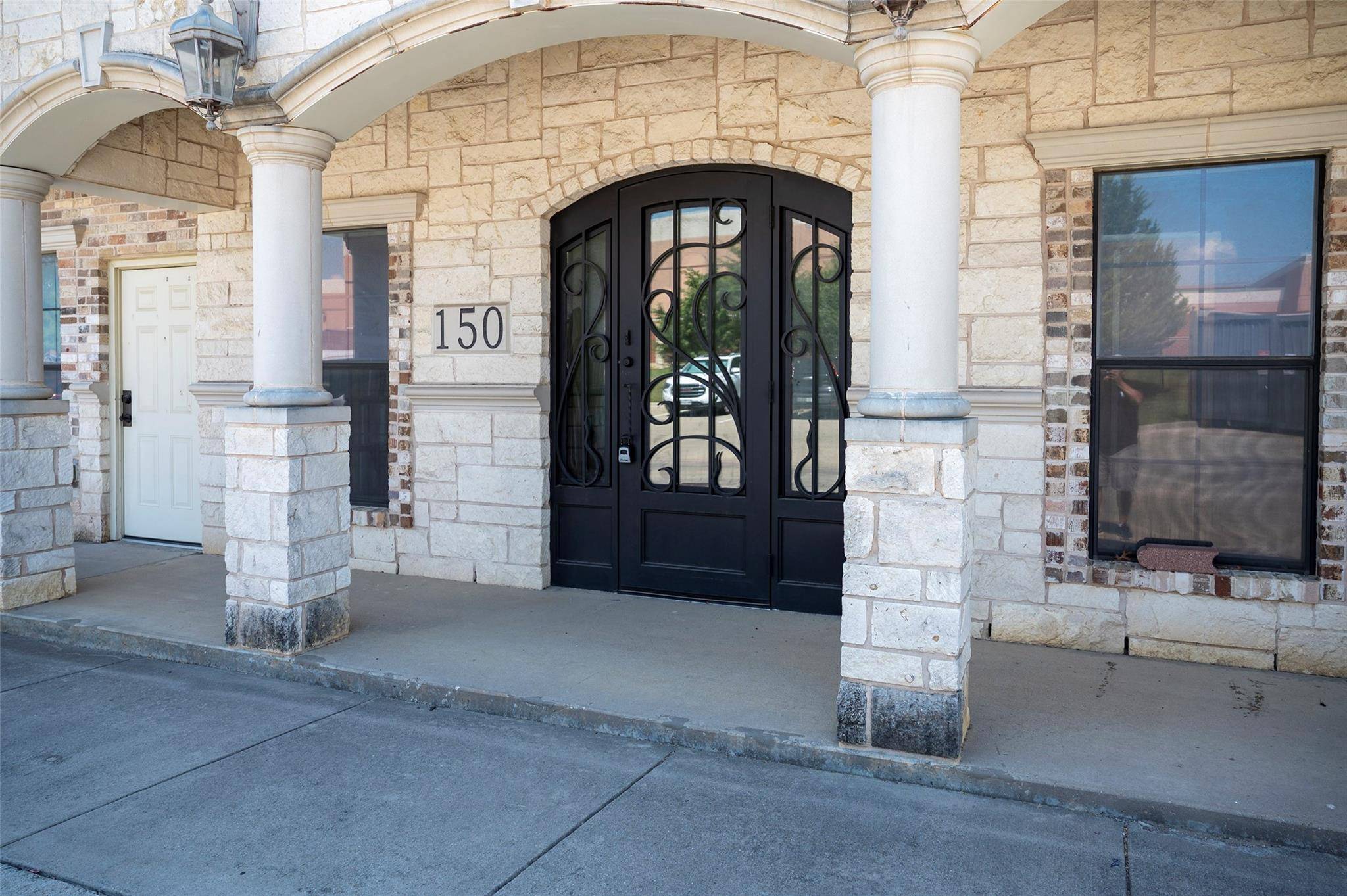 Irving, TX 75063,1121 Kinwest Parkway #150