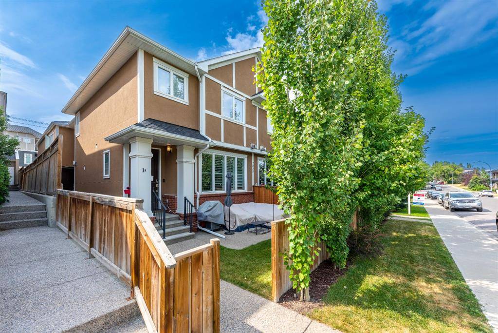 Calgary, AB T3E 3H8,2423 29 ST SW #2A