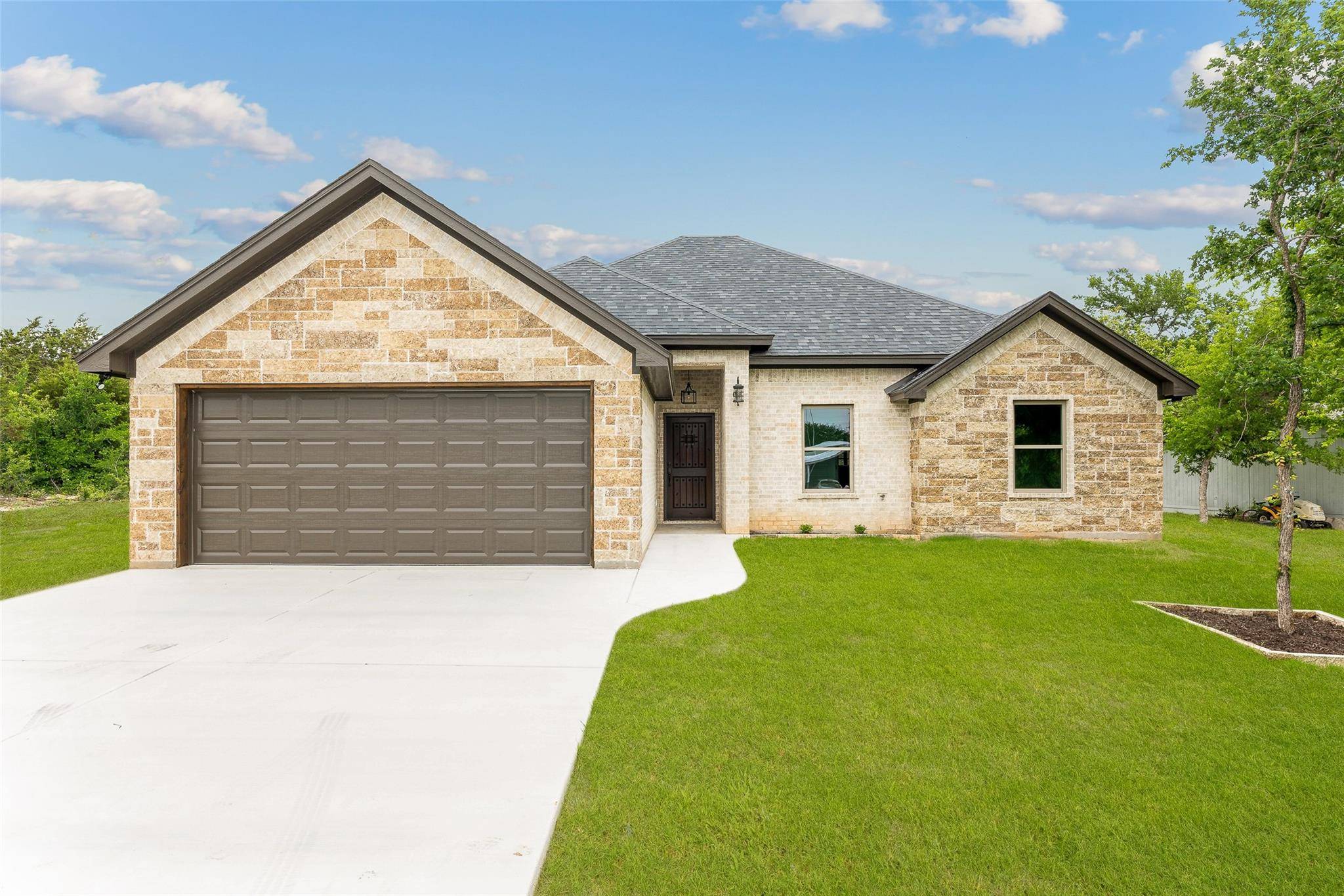 Granbury, TX 76048,806 Colorado River Drive