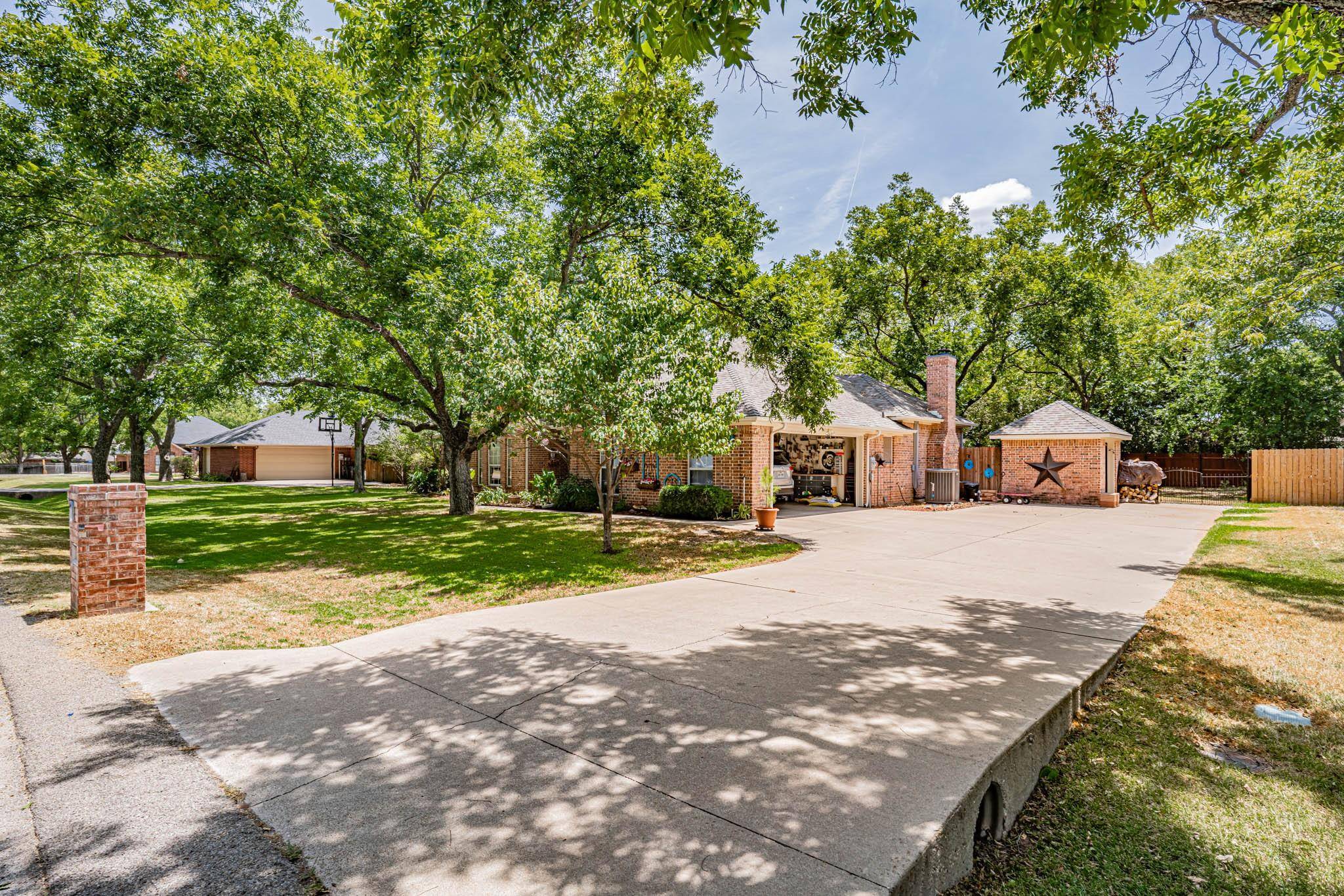 Granbury, TX 76049,6303 Kenilworth Court