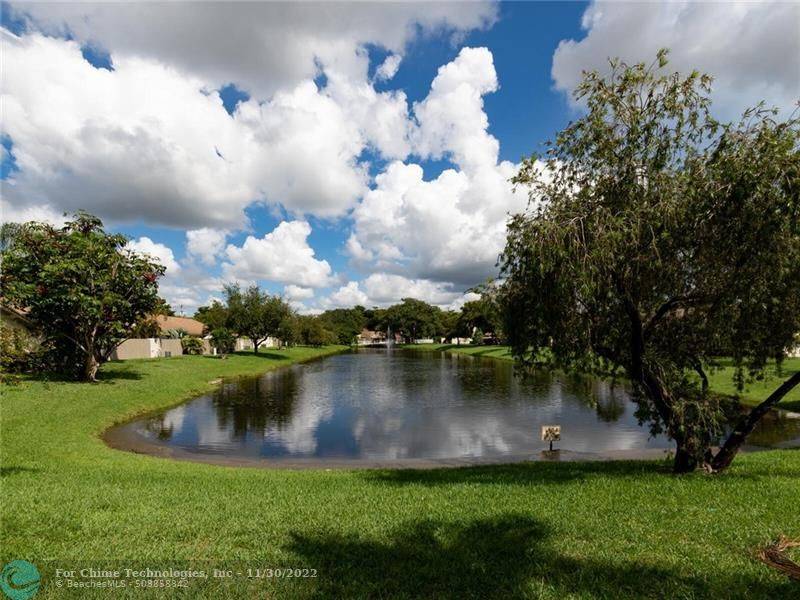 Oakland Park, FL 33309,3050 S Oakland Forest Dr  #2003