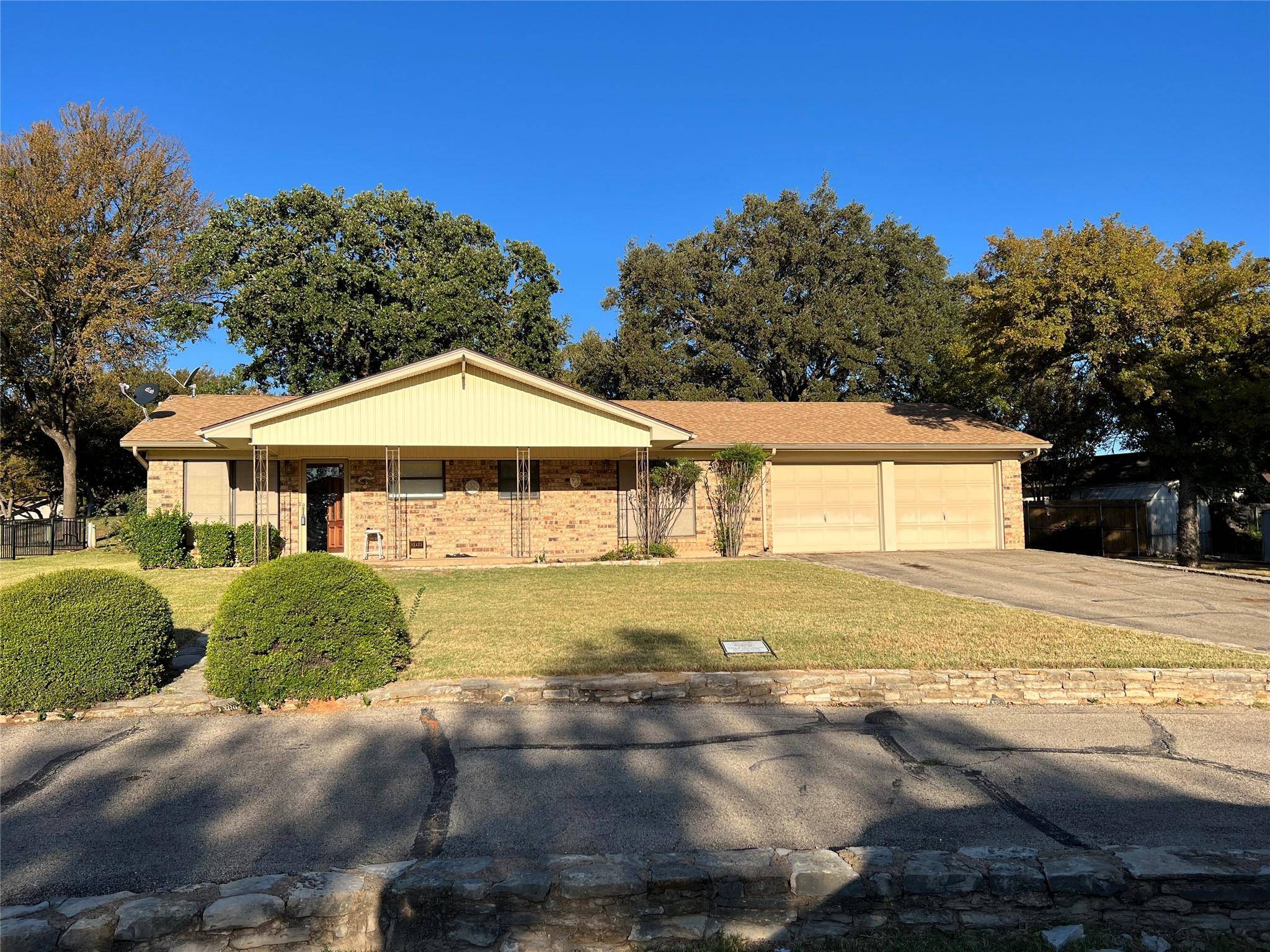 Granbury, TX 76049,3904 Crescent Drive