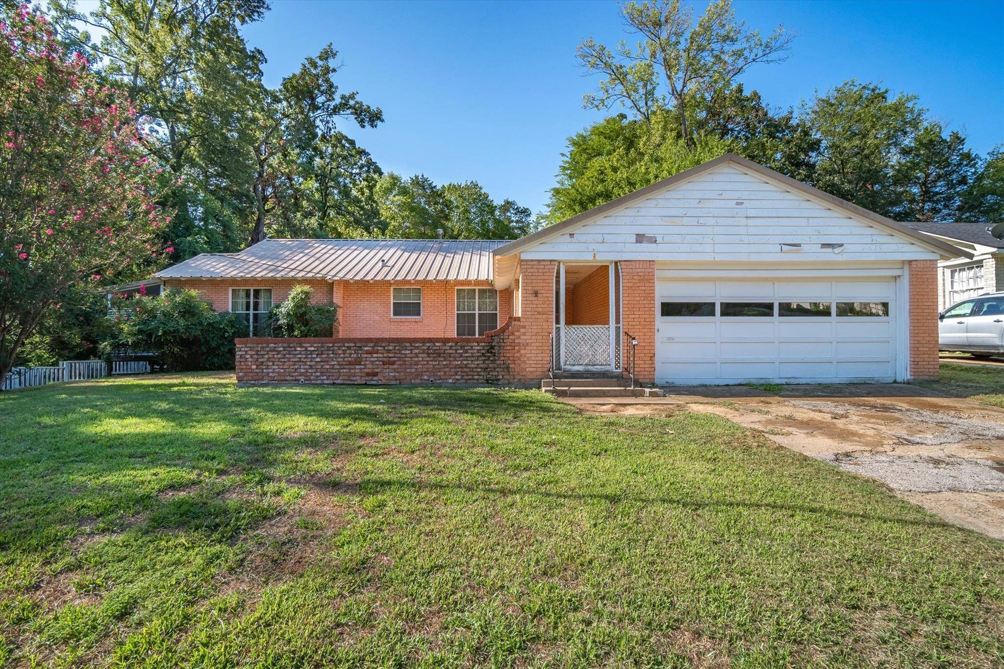 Canton, TX 75103,175 E Elm Street