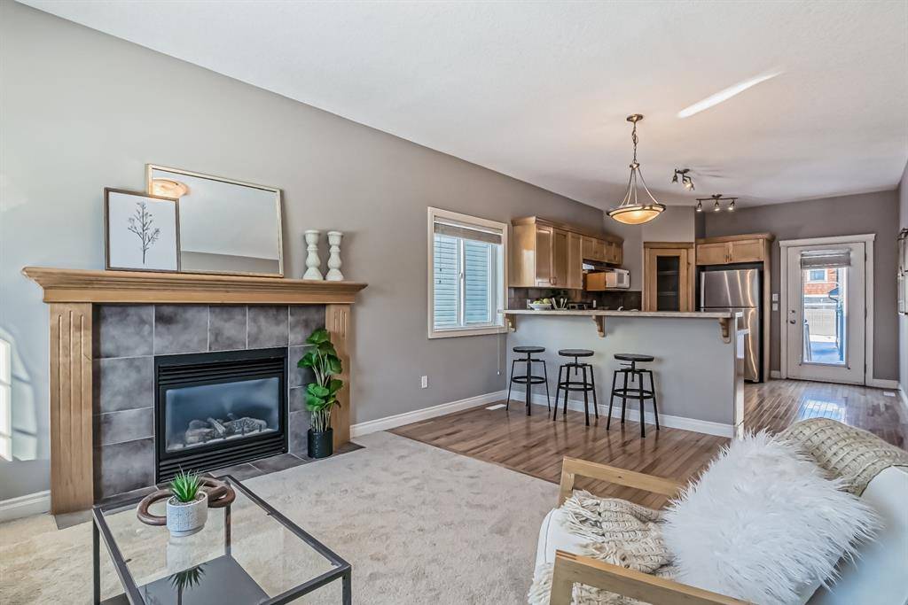 Airdrie, AB T4B 3K4,1076 Channelside DR SW