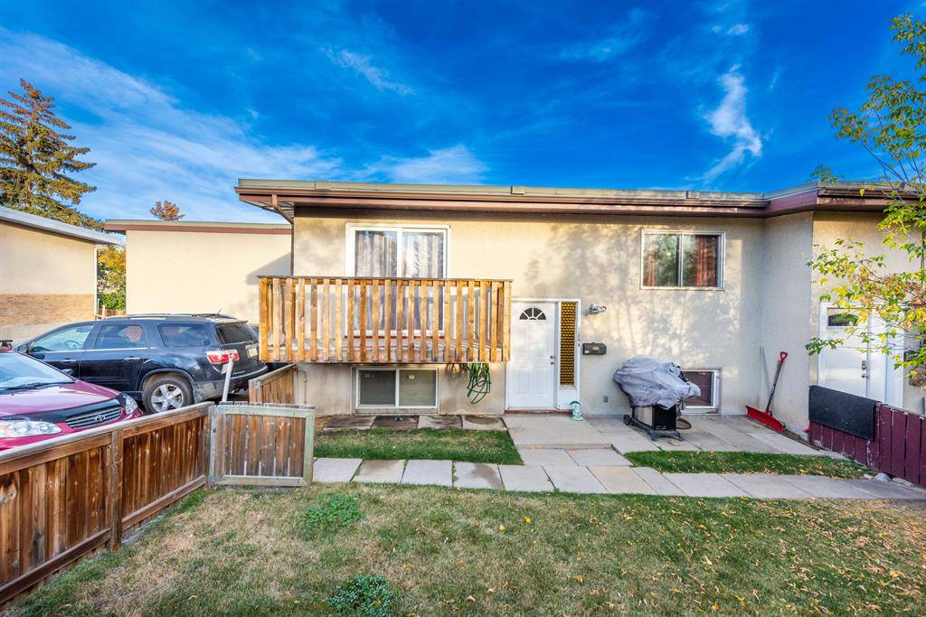 Calgary, AB T2A 1X7,716E Raynard CRES SE