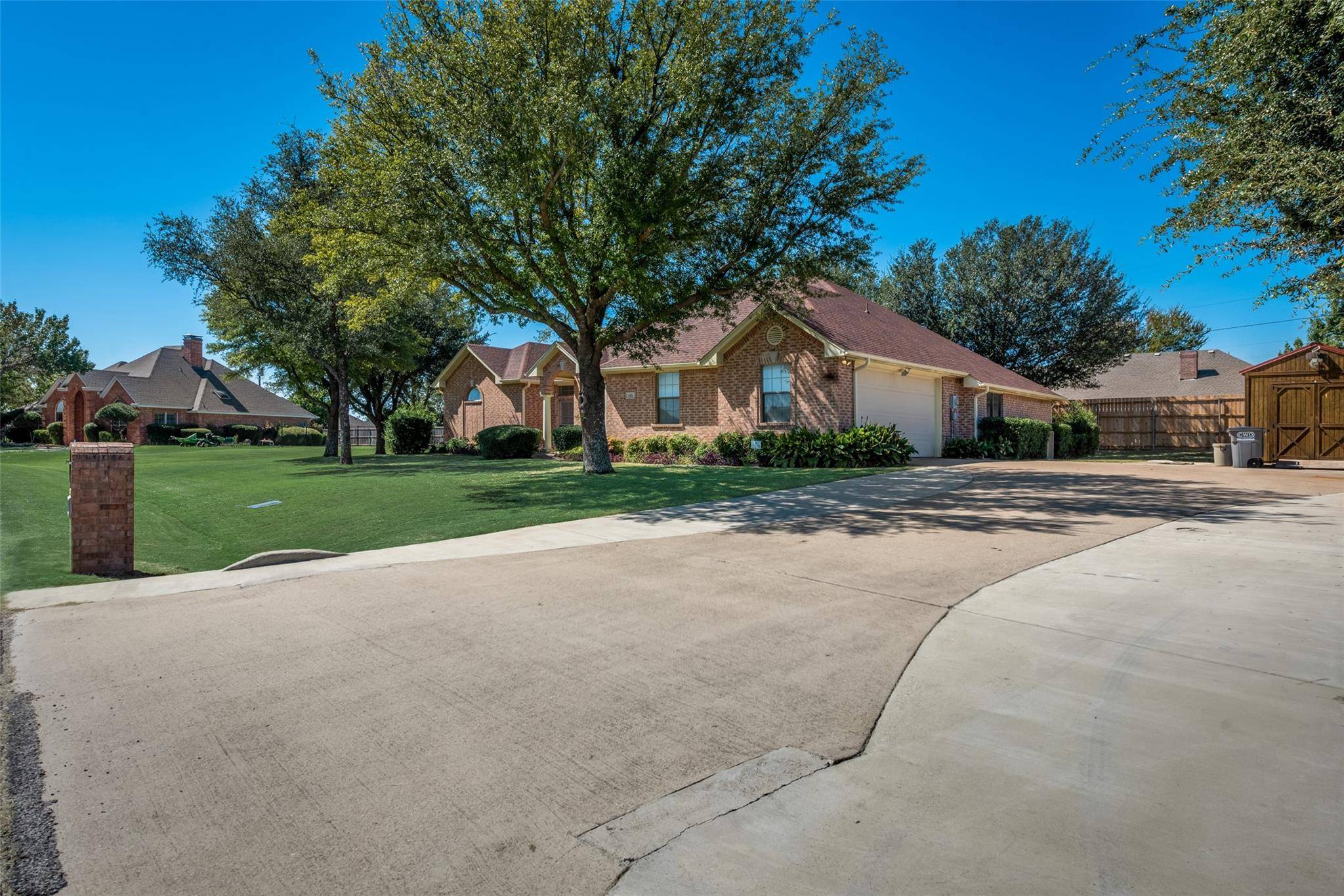 Red Oak, TX 75154,905 Country Creek Lane