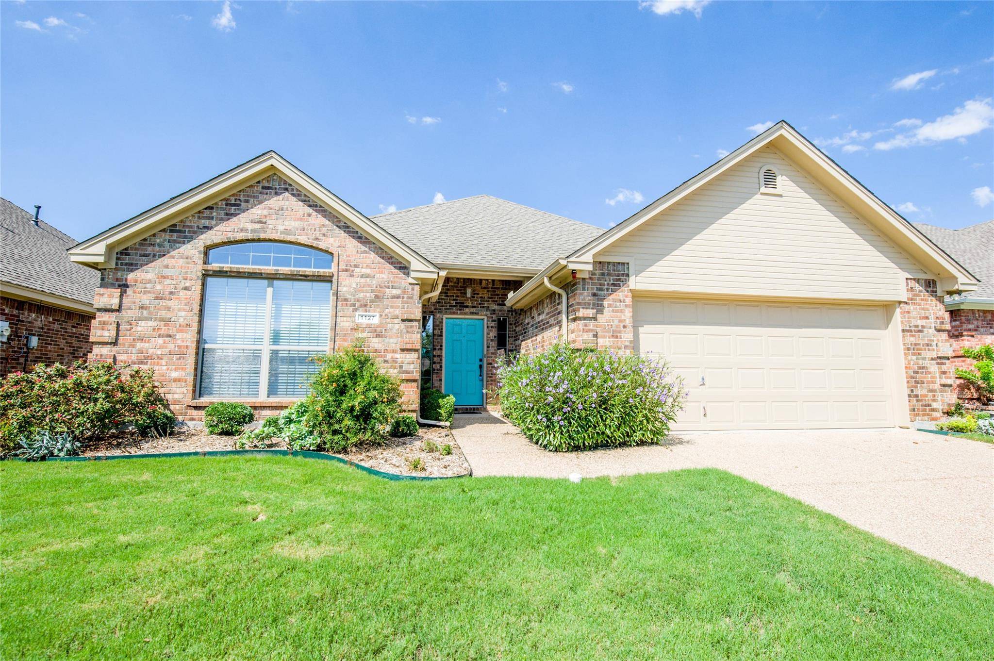 Cedar Hill, TX 75104,1127 Cresthaven Drive #16