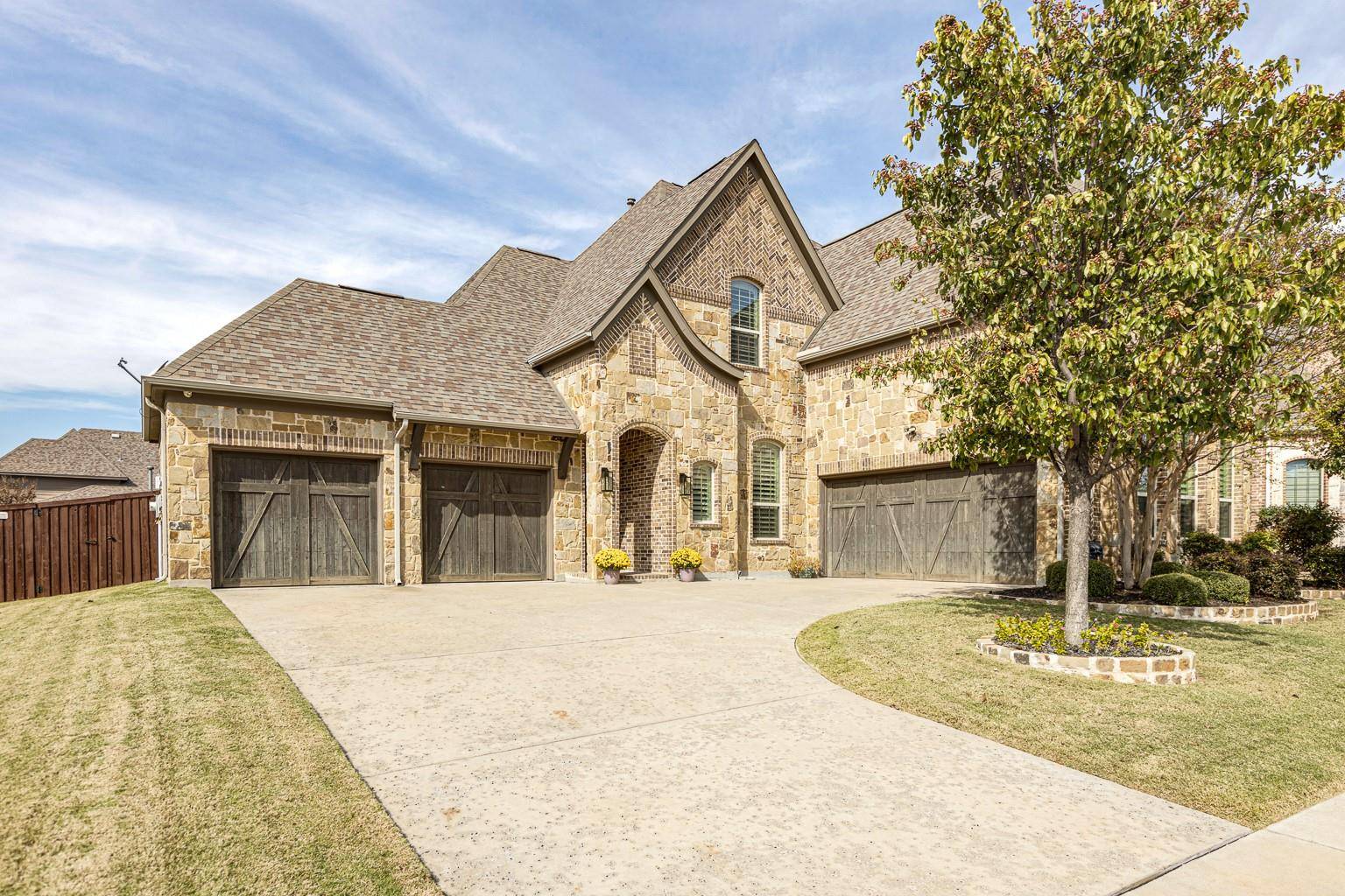 Rockwall, TX 75087,670 Featherstone Drive