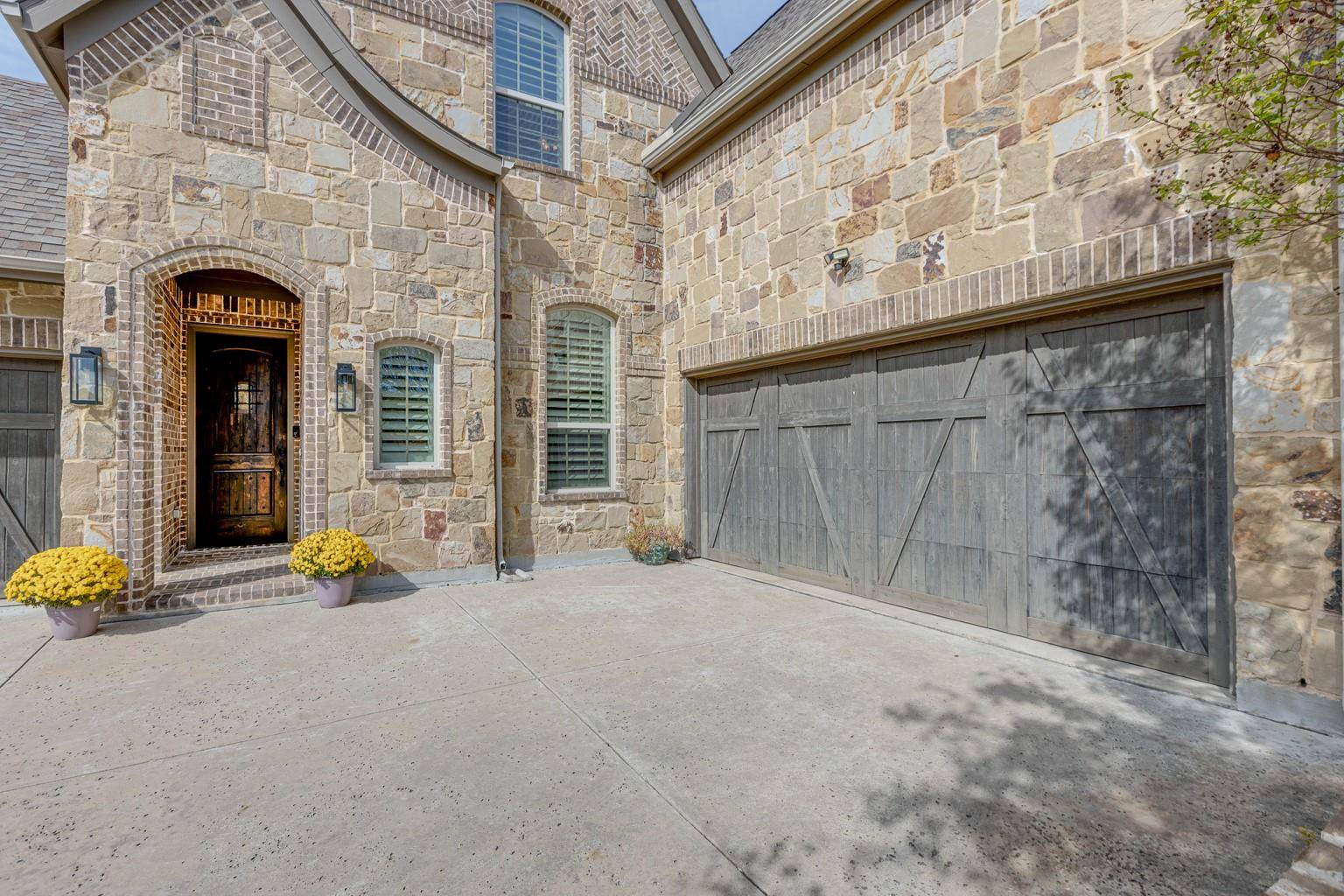 Rockwall, TX 75087,670 Featherstone Drive