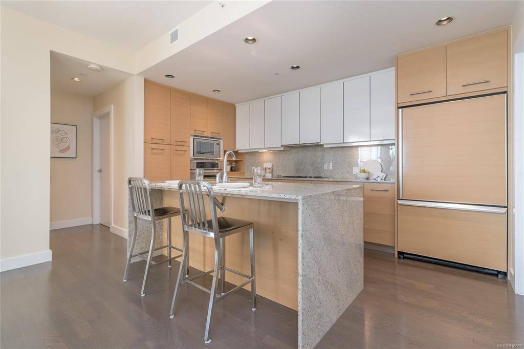 Sidney, BC V8L 0A5,9809 Seaport Pl #308