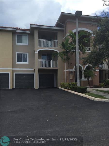 West Palm Beach, FL 33411,6559 Emerald Dunes Dr  #201