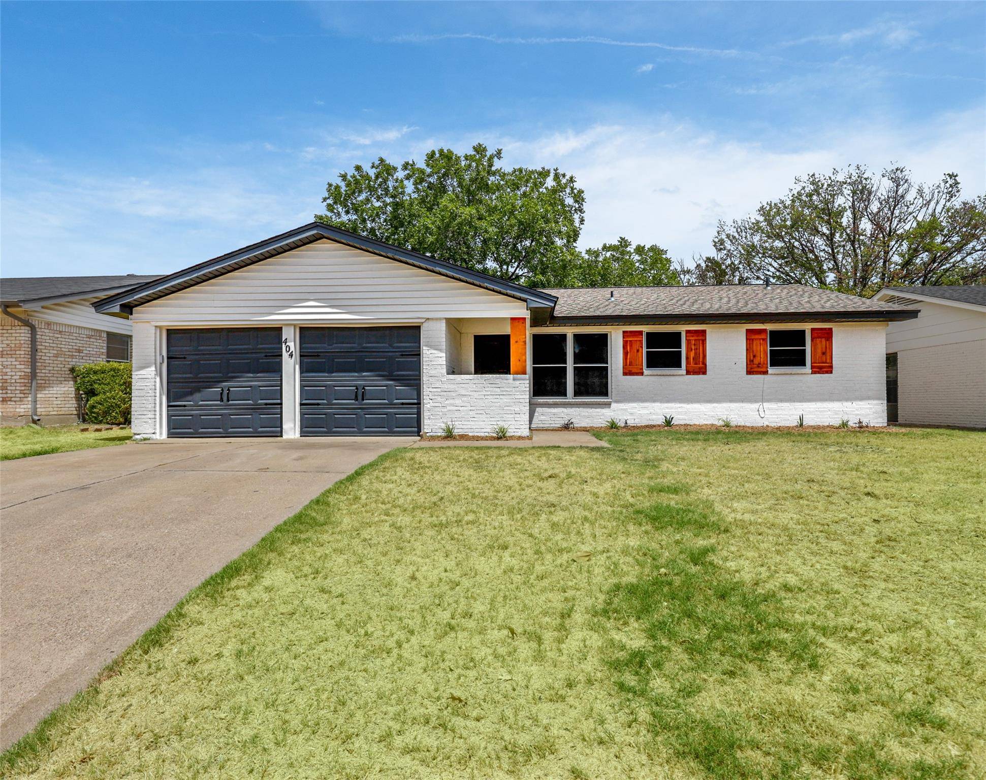 Burleson, TX 76028,404 NW Douglas Street