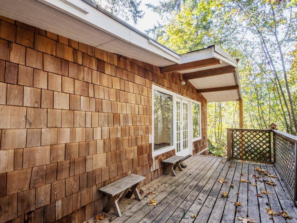 Protection Island, BC V9R 6R1,24 Captain Morgans Blvd