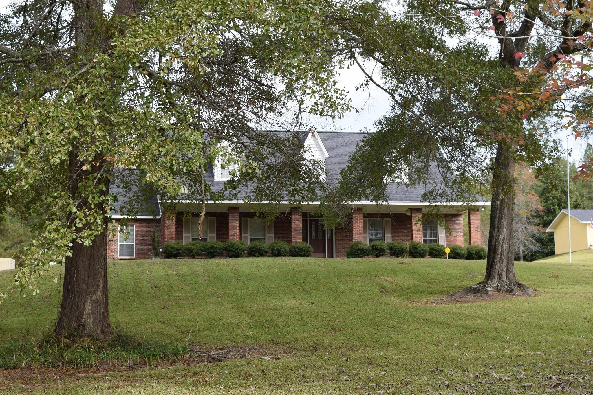 Minden, LA 71055,593 Country Club Drive