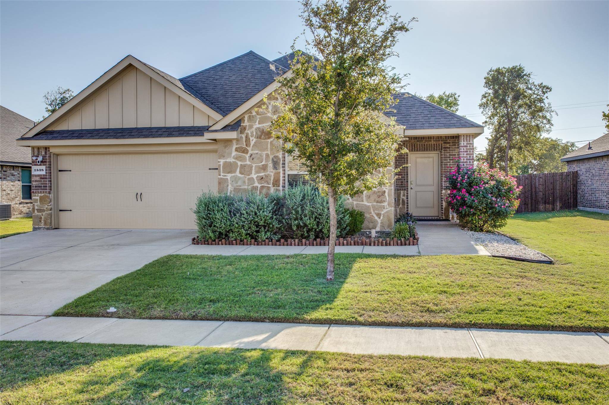 Waxahachie, TX 75165,1538 Woodlake Drive