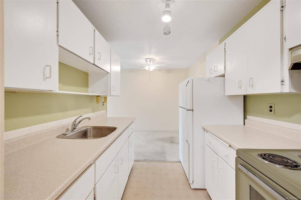 Victoria, BC V8V 2E6,118 Croft St #303