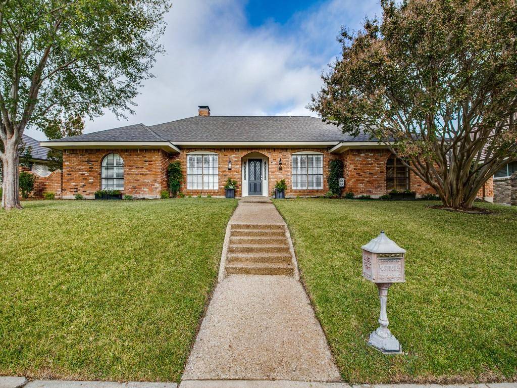 Dallas, TX 75243,9627 Vista Oaks Drive