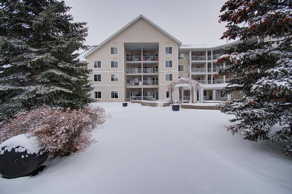 Airdrie, AB T4B 2M5,305 1 AVE NW #205