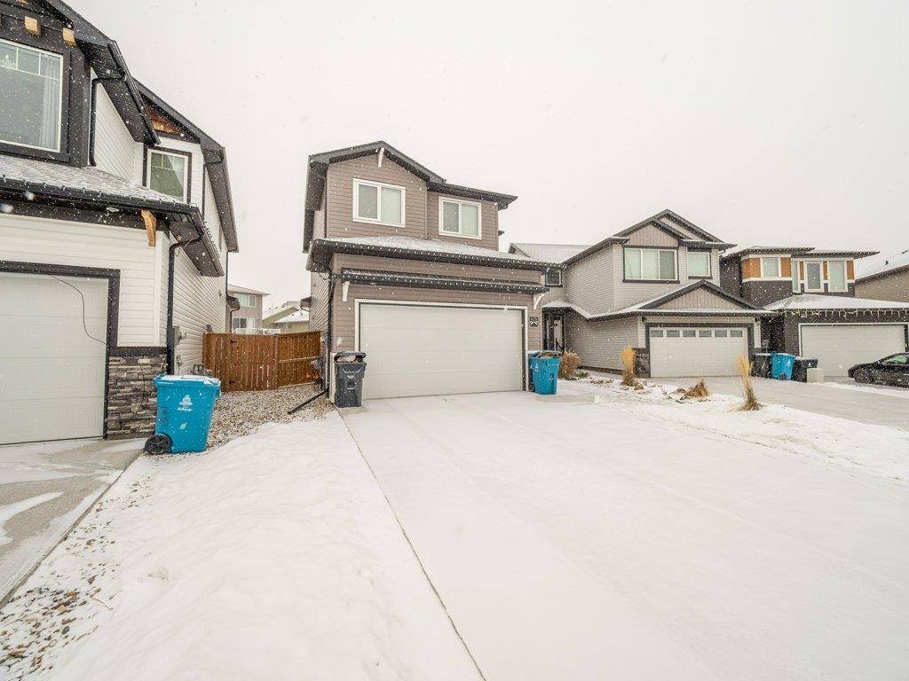 Lethbridge, AB T1J 5M8,433 Moonlight WAY W