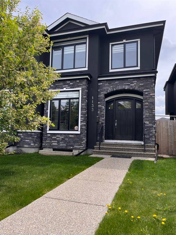 Calgary, AB T2M 1A1,1133 19 AVE NW