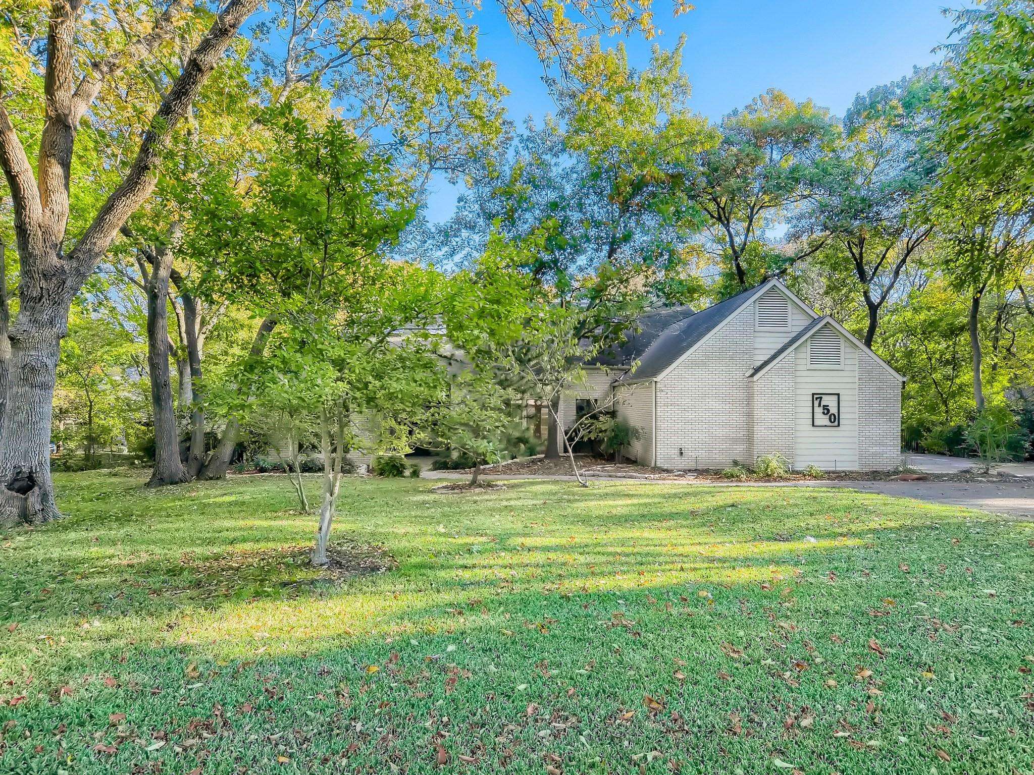 Fairview, TX 75069,750 River Oaks Drive