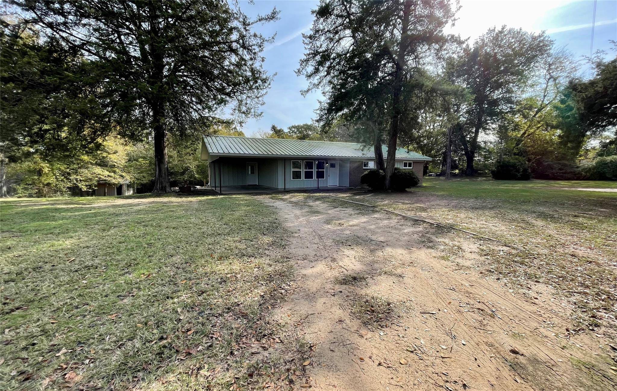 Brashear, TX 75420,715 County Road 1181