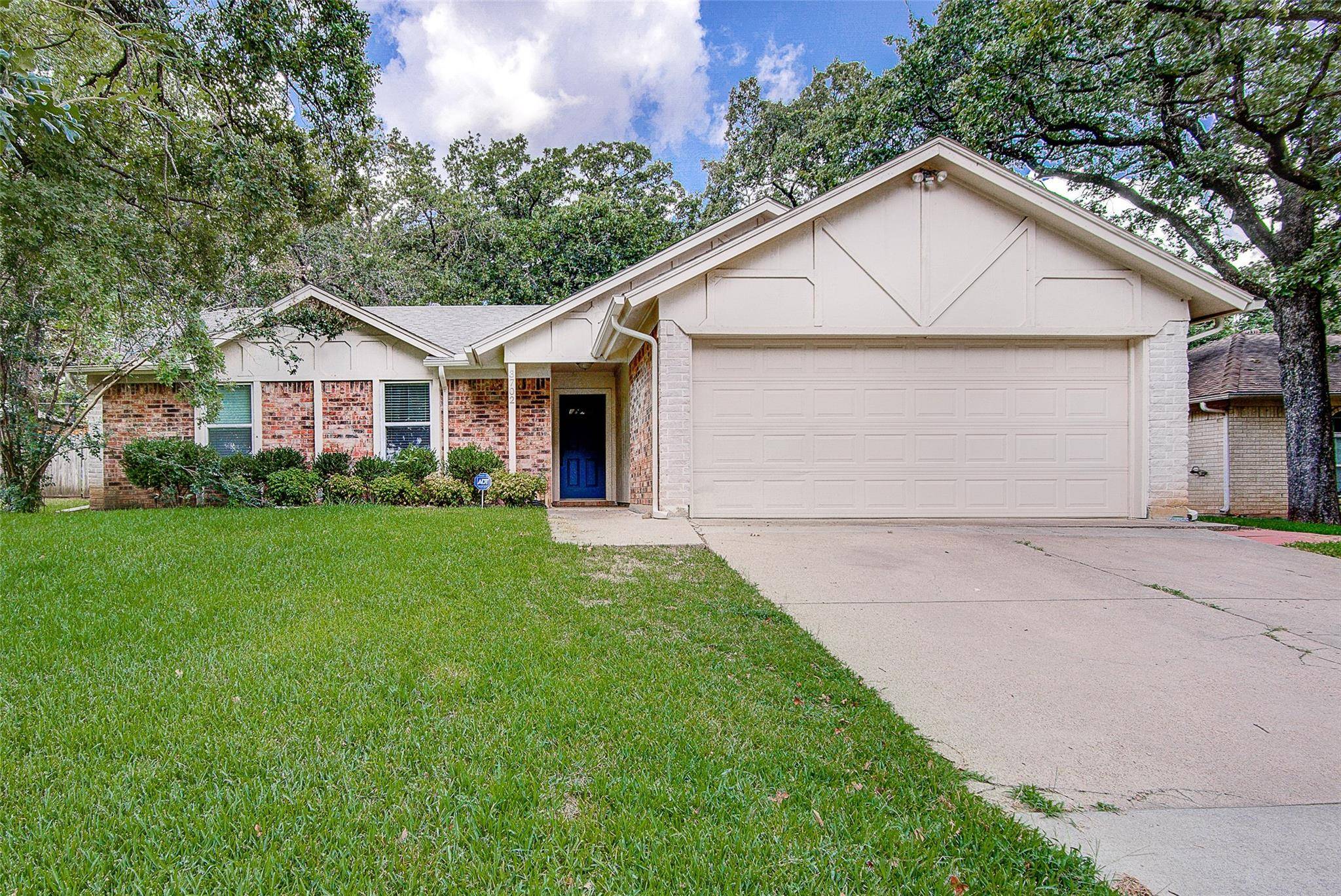 Arlington, TX 76016,3702 French Wood Drive