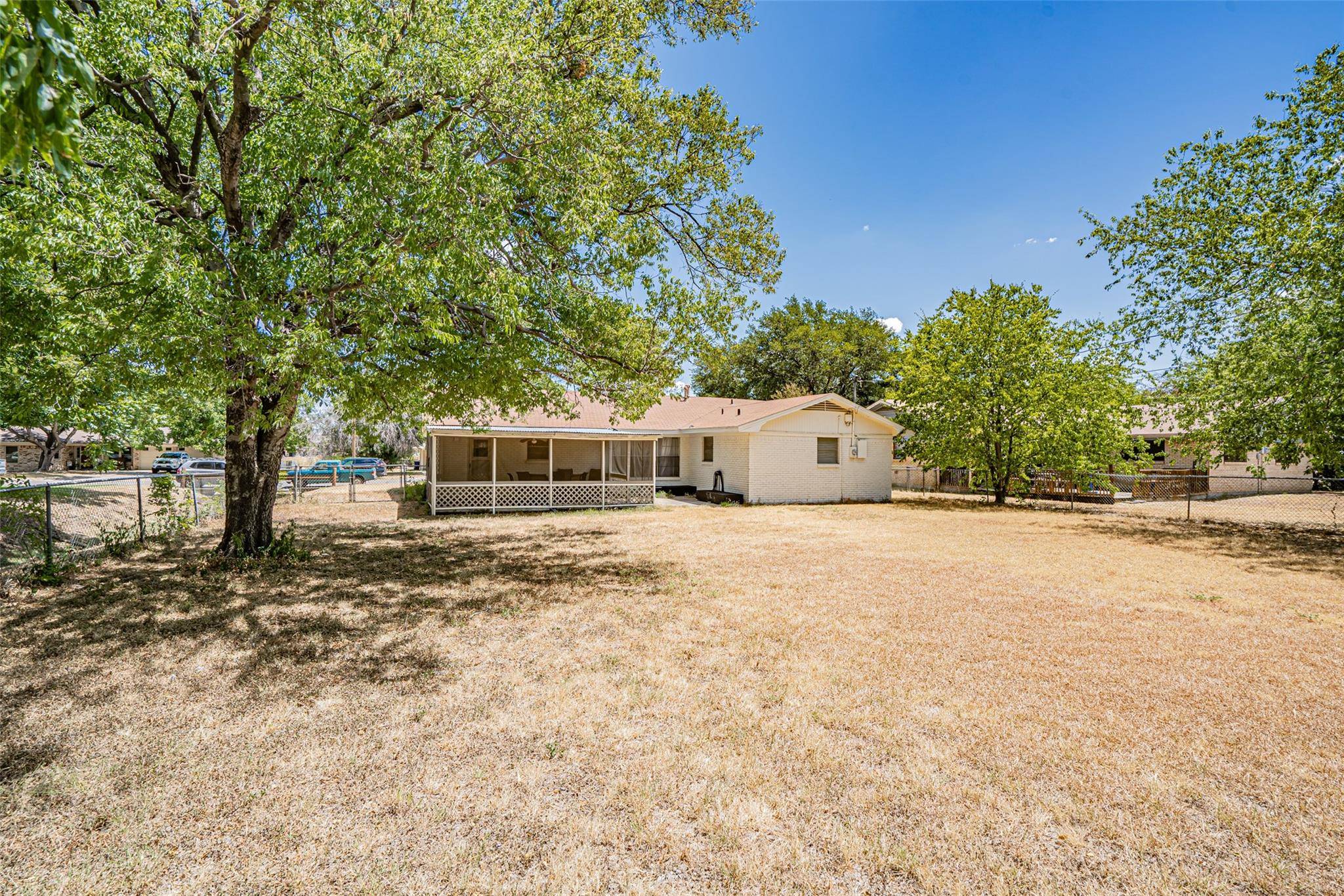 Granbury, TX 76048,312 S Ables Street