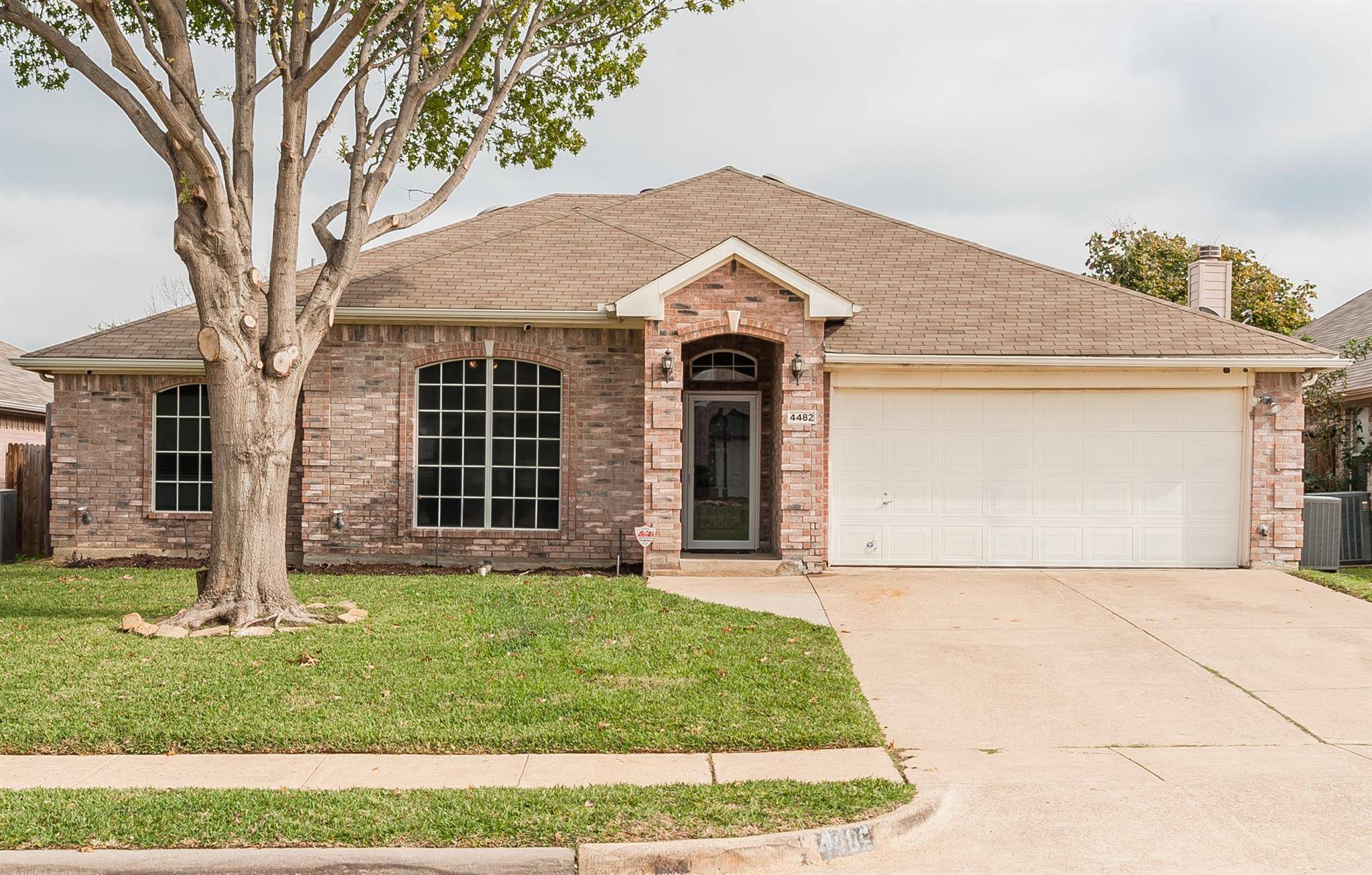 Grand Prairie, TX 75052,4482 Savage Station Drive