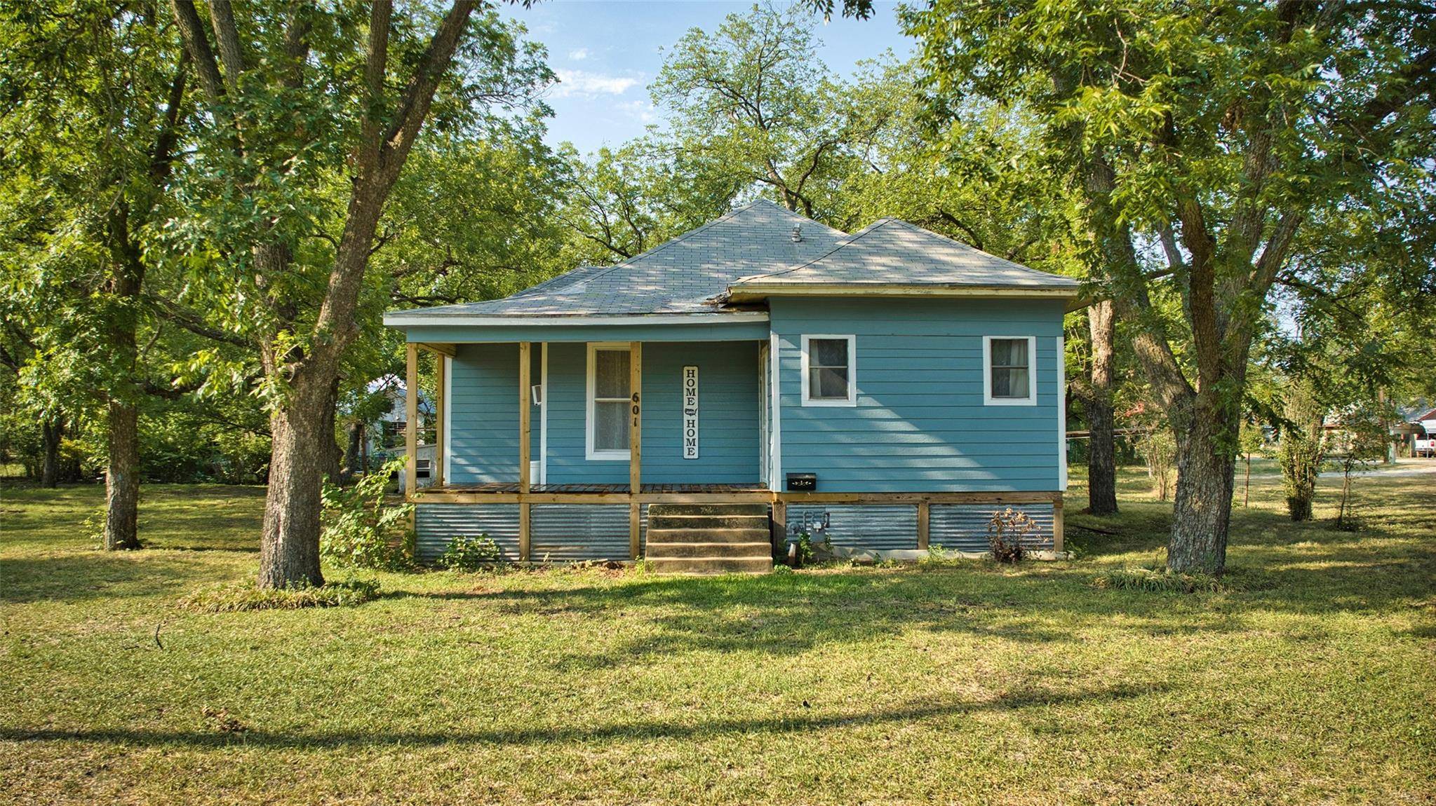 San Saba, TX 76877,601 W Pecan Street