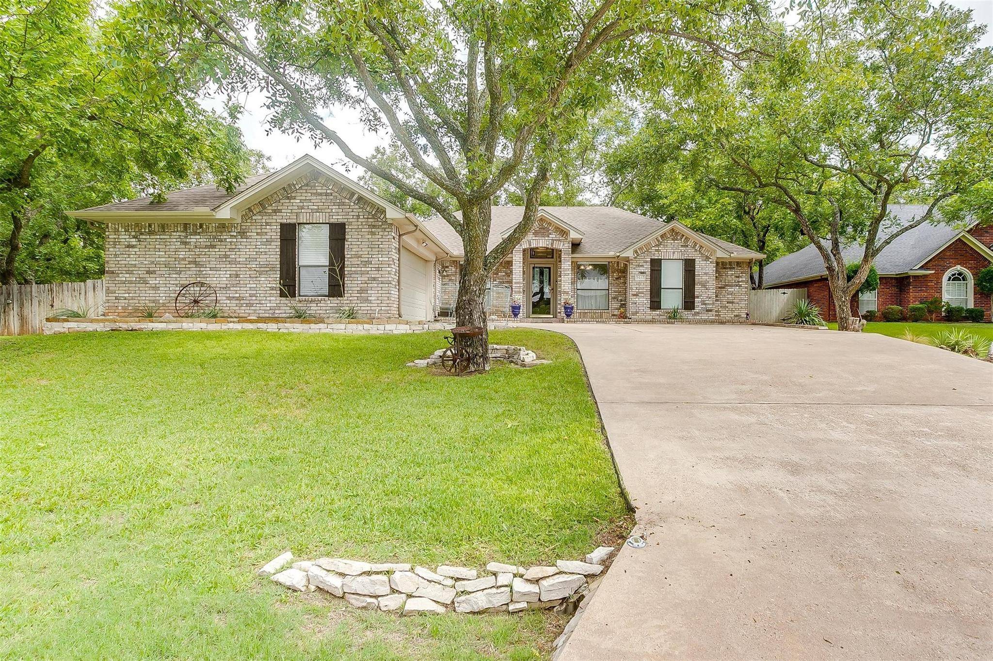 Granbury, TX 76049,9617 Ravenswood Road