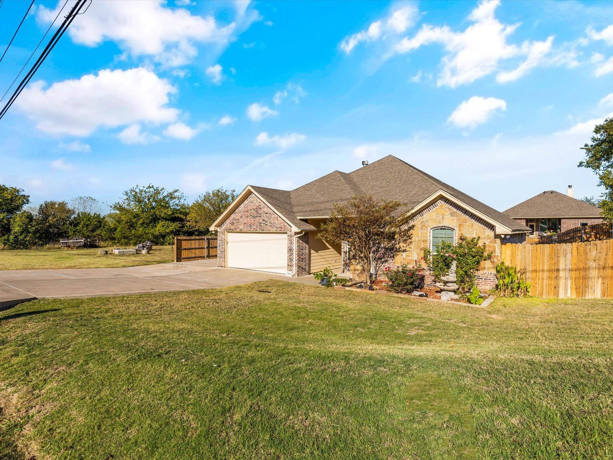 Granbury, TX 76048,304 Knob Hill Drive