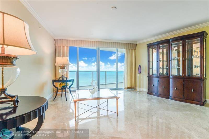 Hollywood, FL 33019,3101 S Ocean Dr  #3407