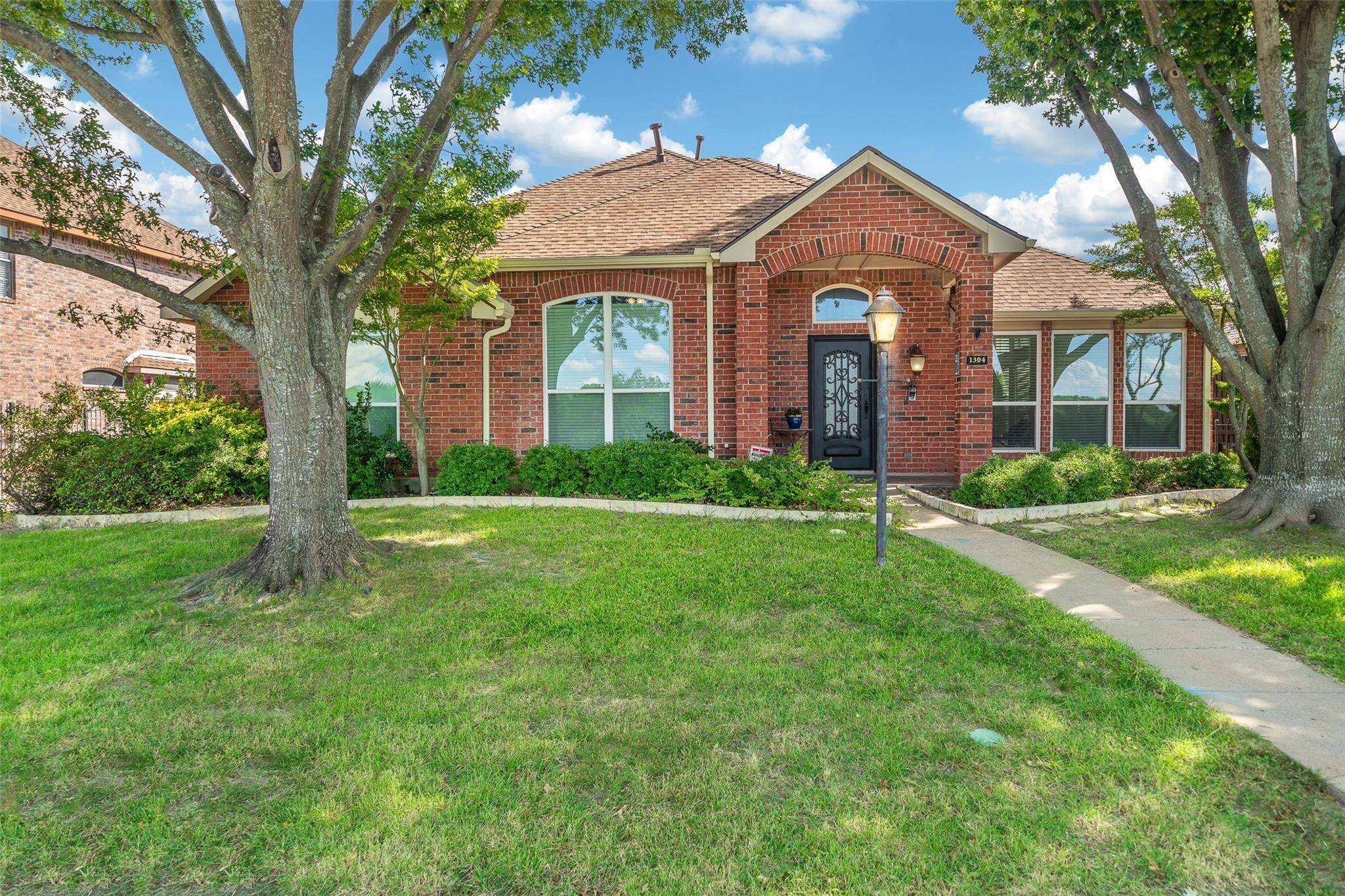 Plano, TX 75025,1304 Greenfield Drive