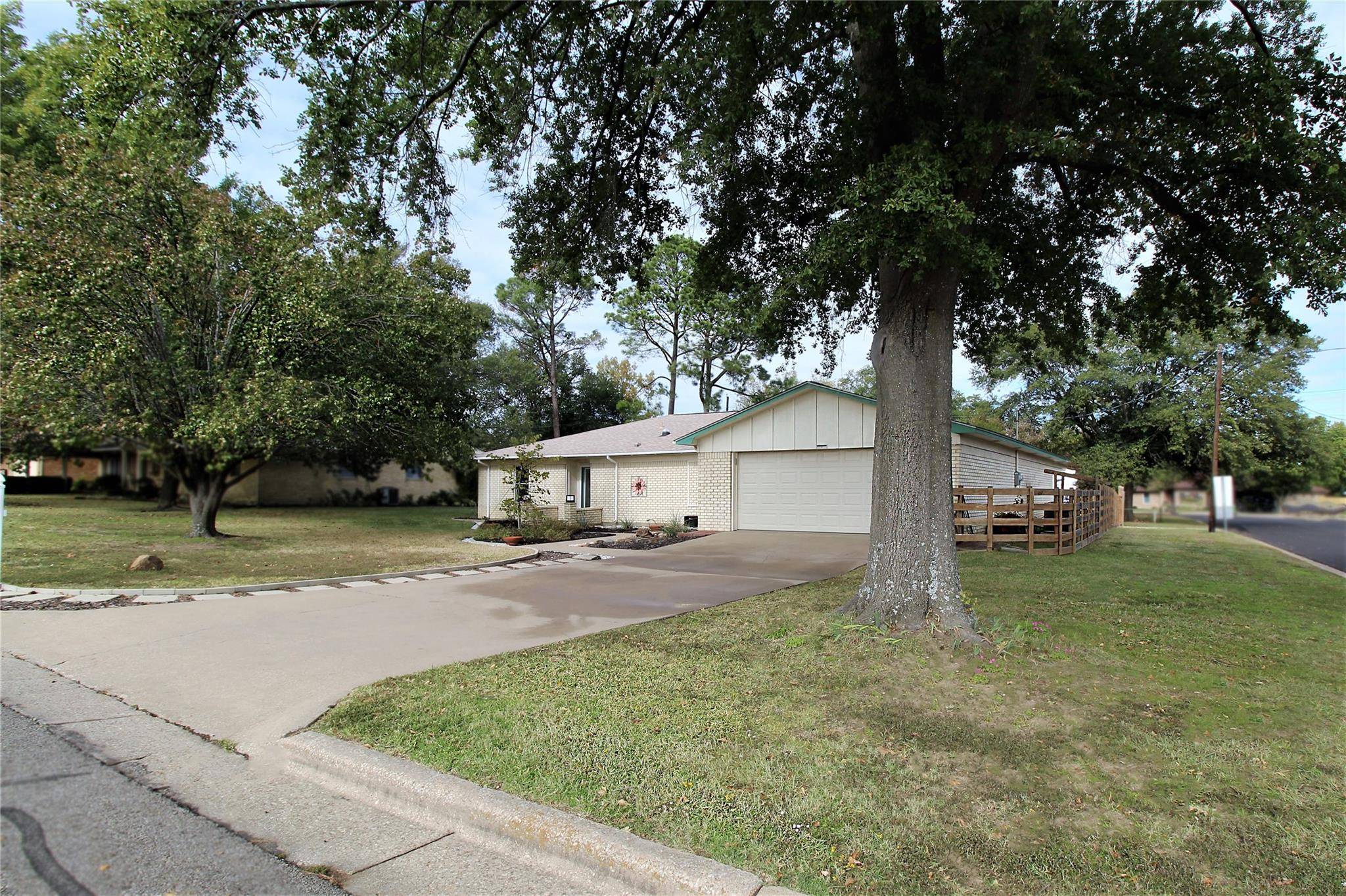 Sulphur Springs, TX 75482,700 Bell Street