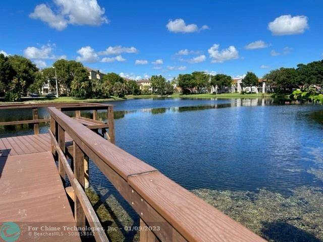 Plantation, FL 33324,250 Jacaranda Dr  #810