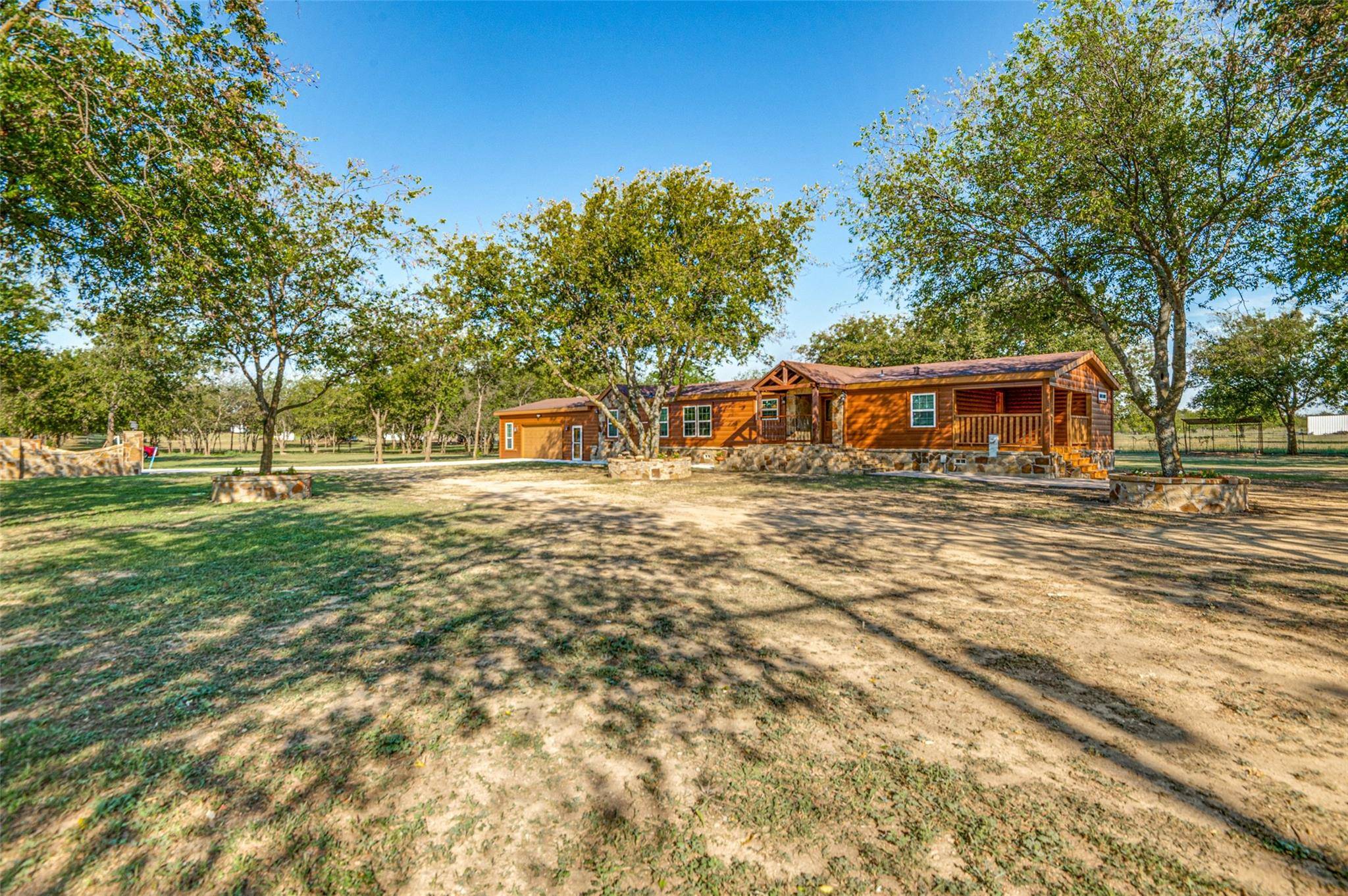 Joshua, TX 76058,7728 County Road 915