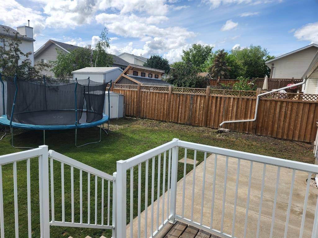 Peace River, AB T8S 1X4,9125 135 AVE