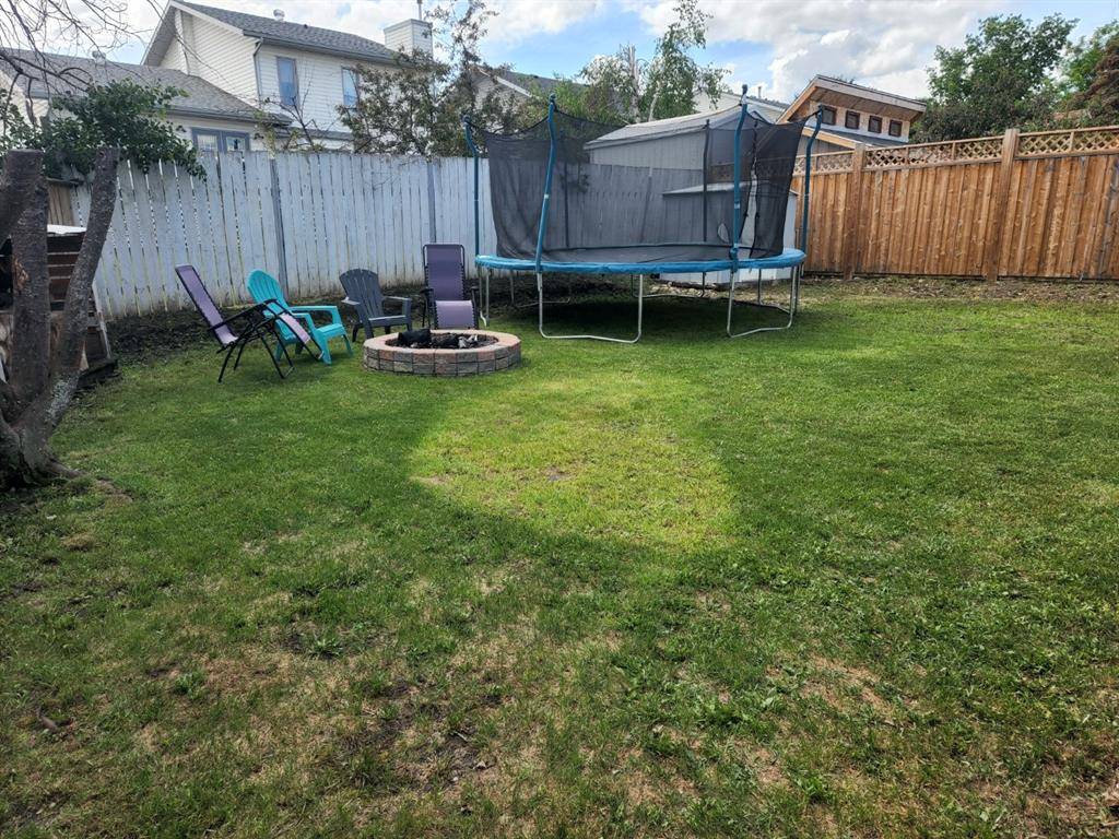 Peace River, AB T8S 1X4,9125 135 AVE