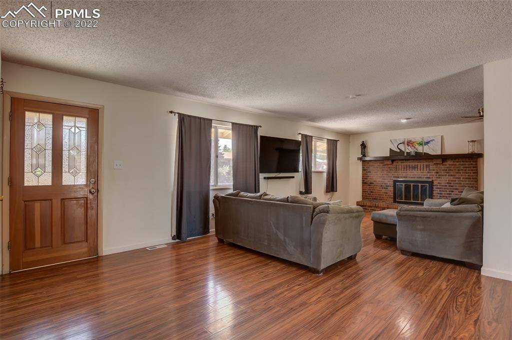 Colorado Springs, CO 80910,1536 Server DR