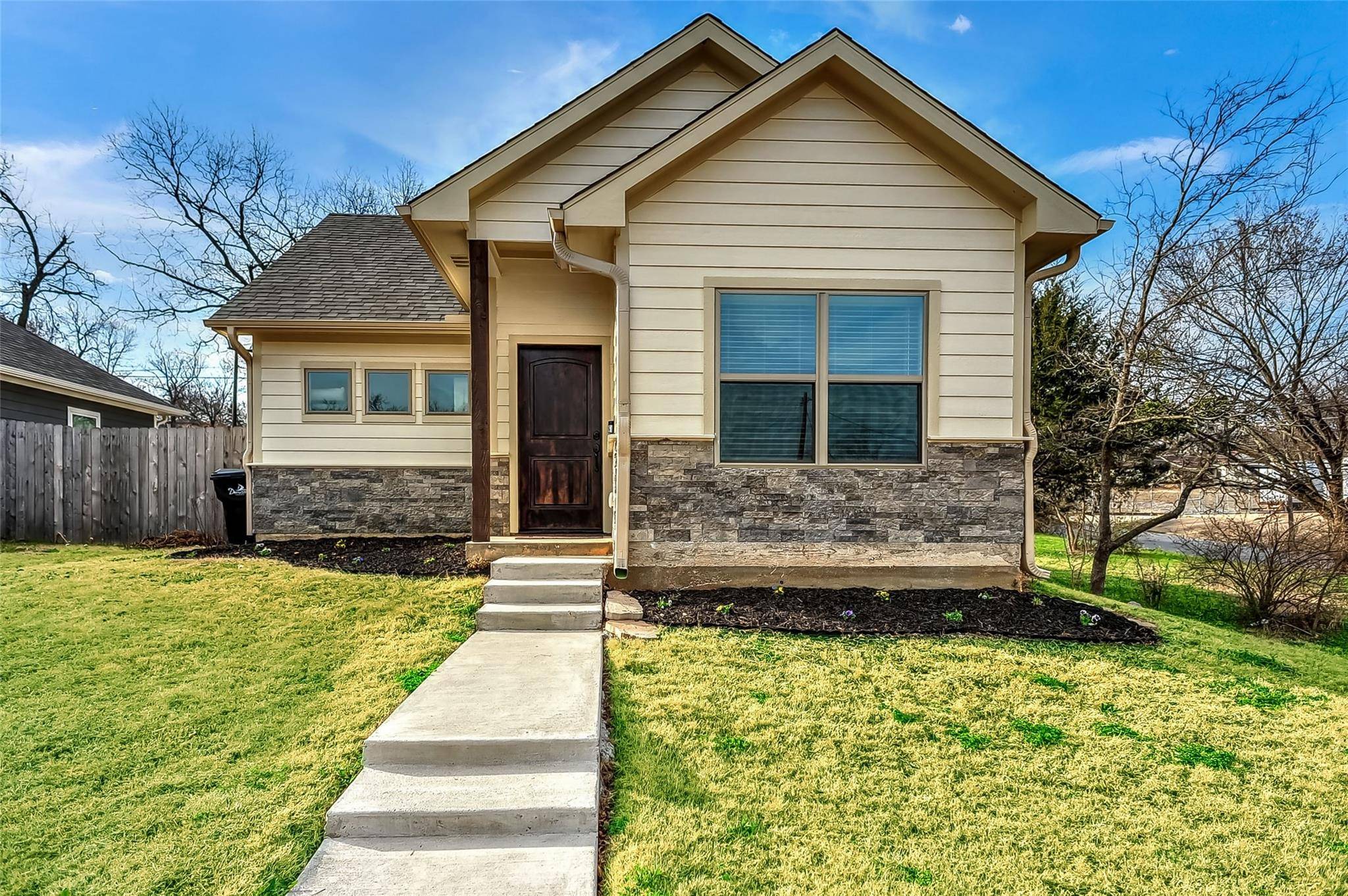 Denison, TX 75020,1226 W Elm Street