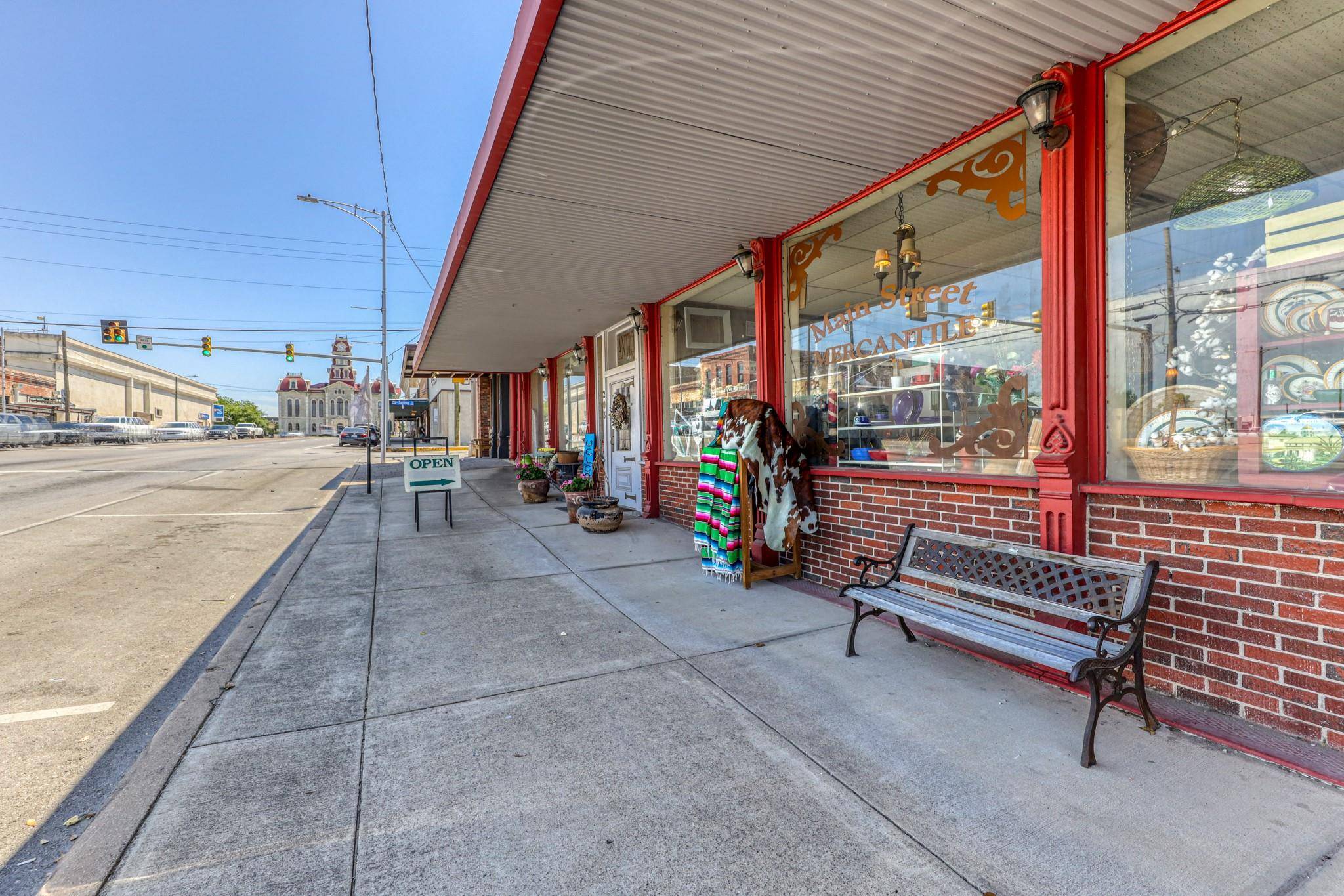 Weatherford, TX 76086,203 N Main Street