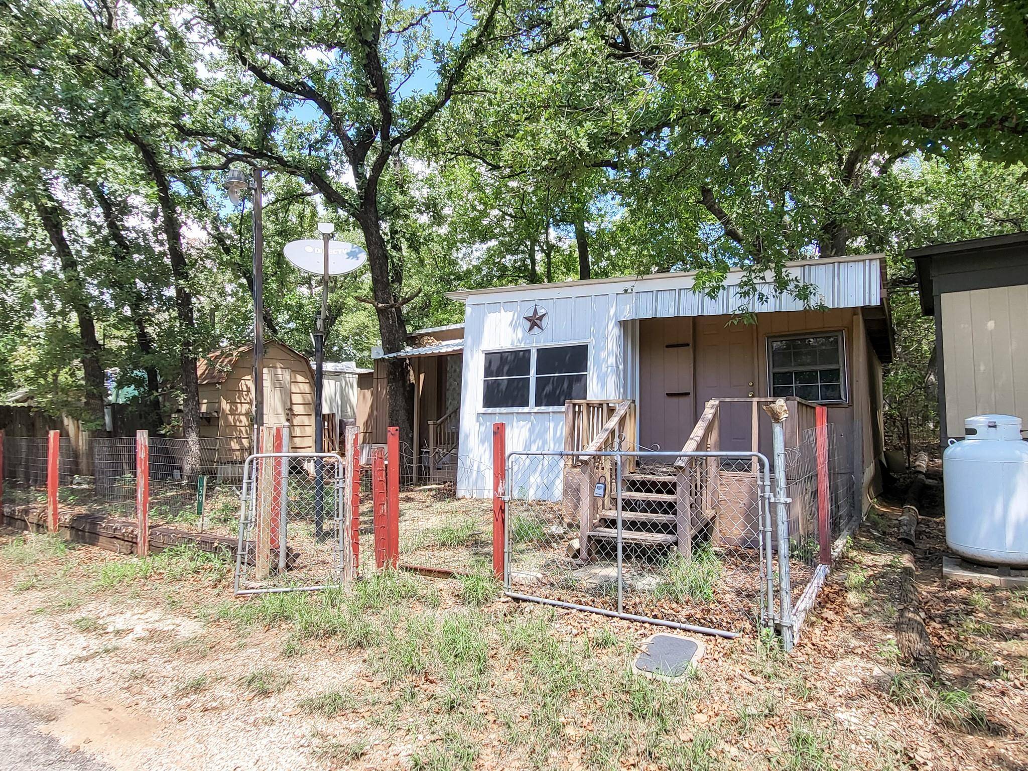 Alvarado, TX 76009,59 Live Oak Street