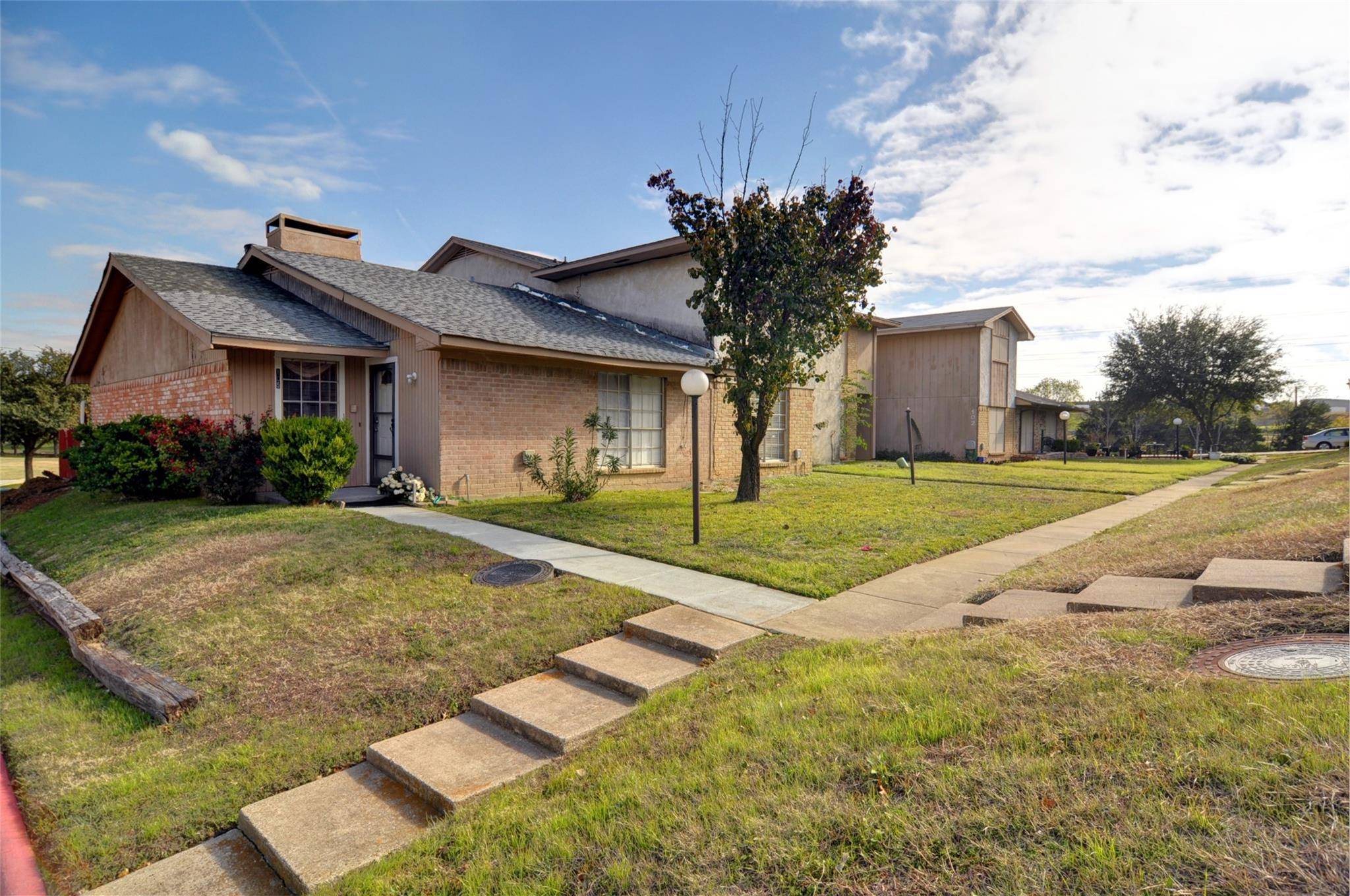 Grand Prairie, TX 75051,1402 S Carrier Parkway #105