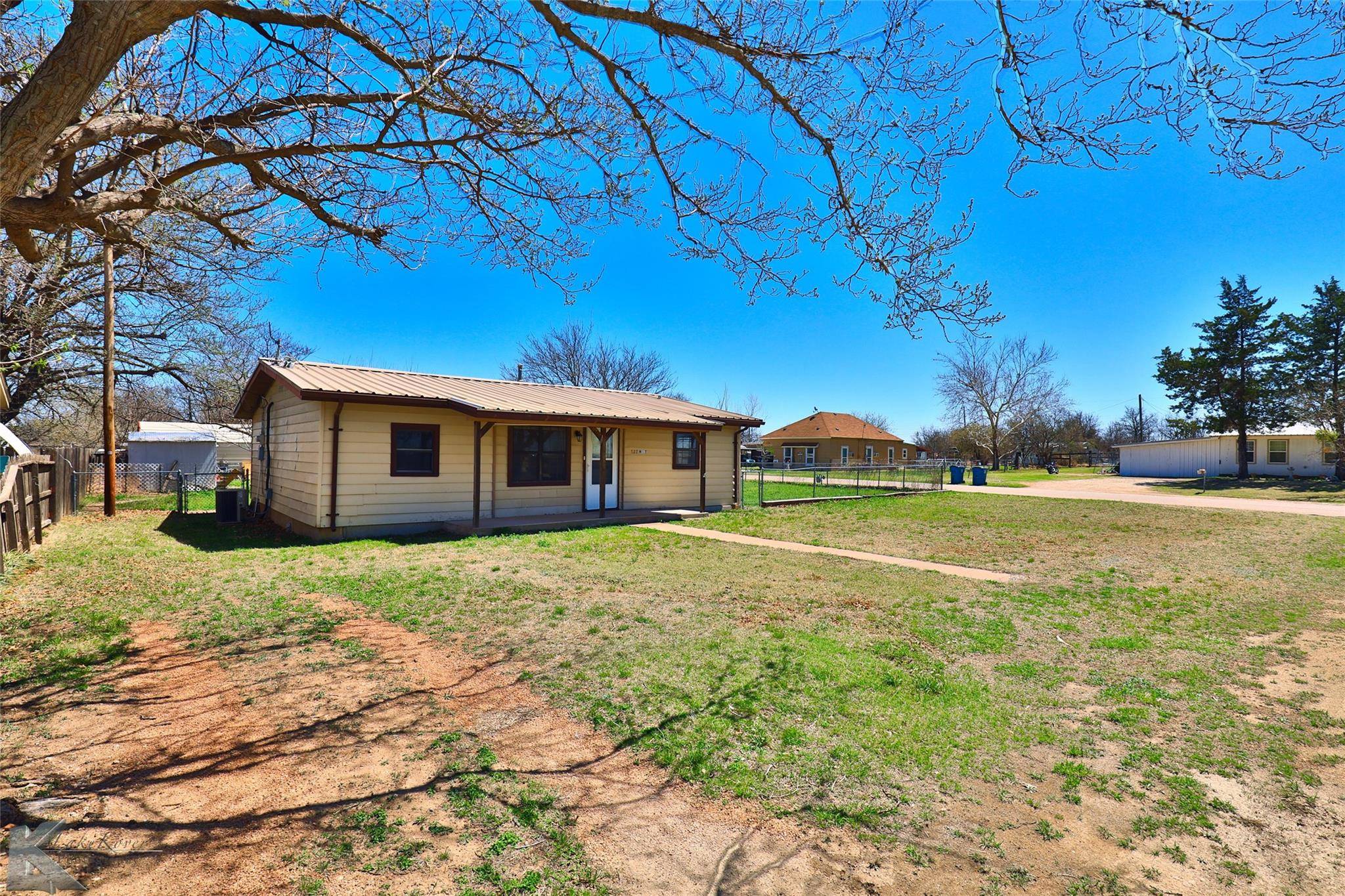 Clyde, TX 79510,727 Hunt Street