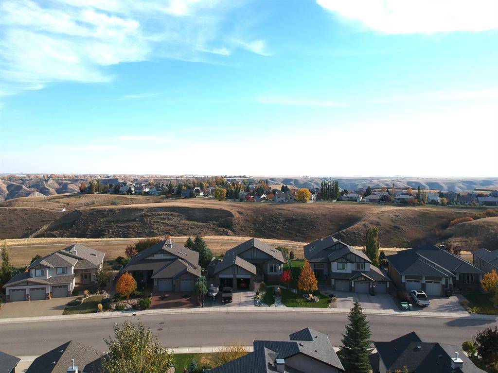 Lethbridge, AB T1K 7Y4,61 Canyoncrest PT W