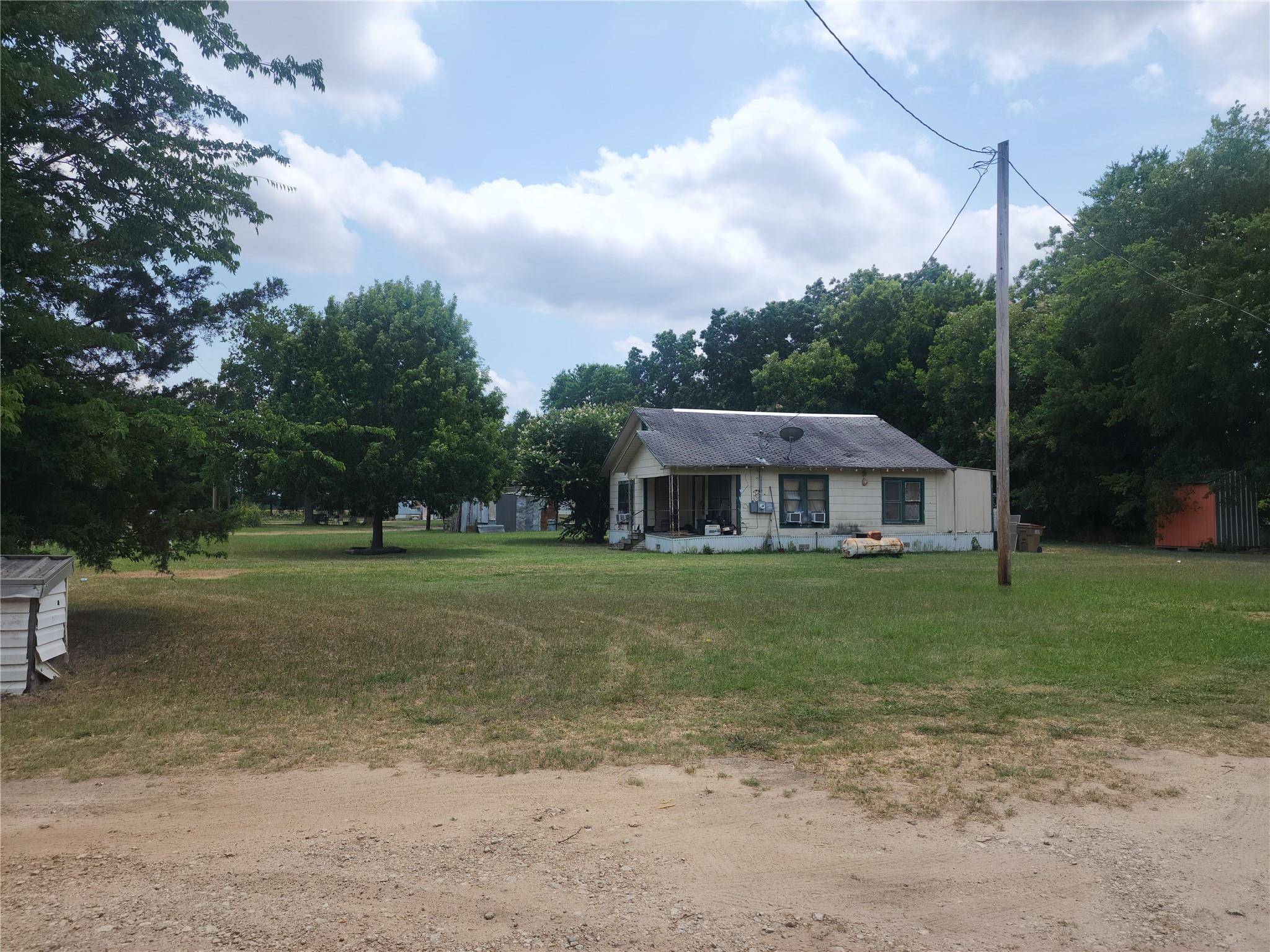 Point, TX 75472,415 Smith Circle